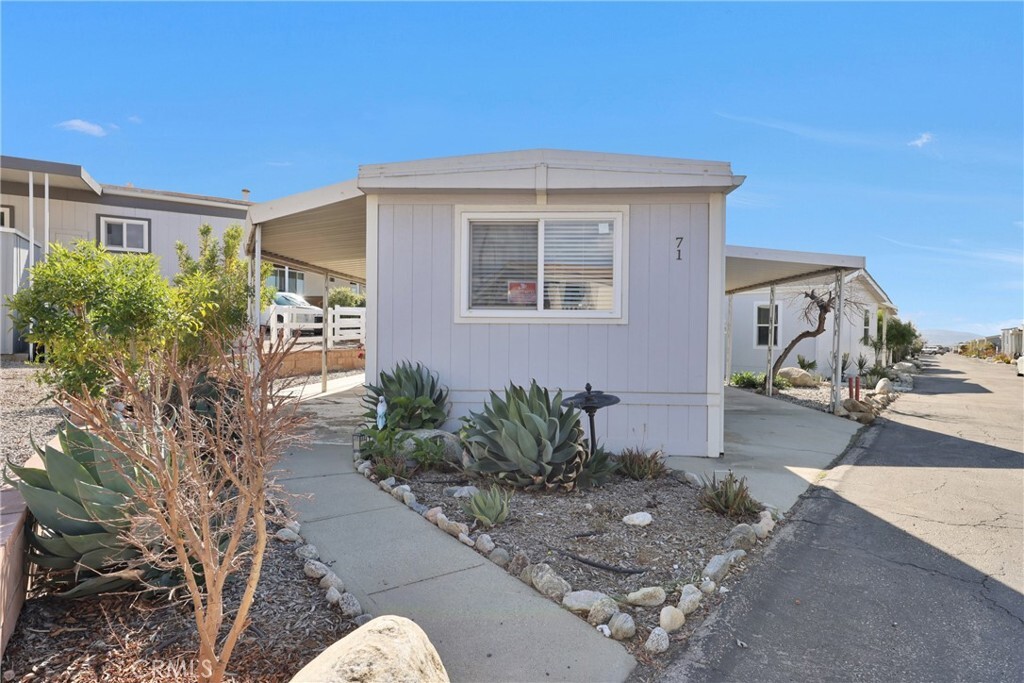 Property Photo:  1134 Villa Calimesa Lane 71  CA 92320 
