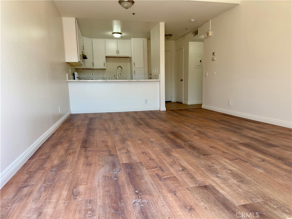 Property Photo: 450 E 4th Street 405 CA 92701
