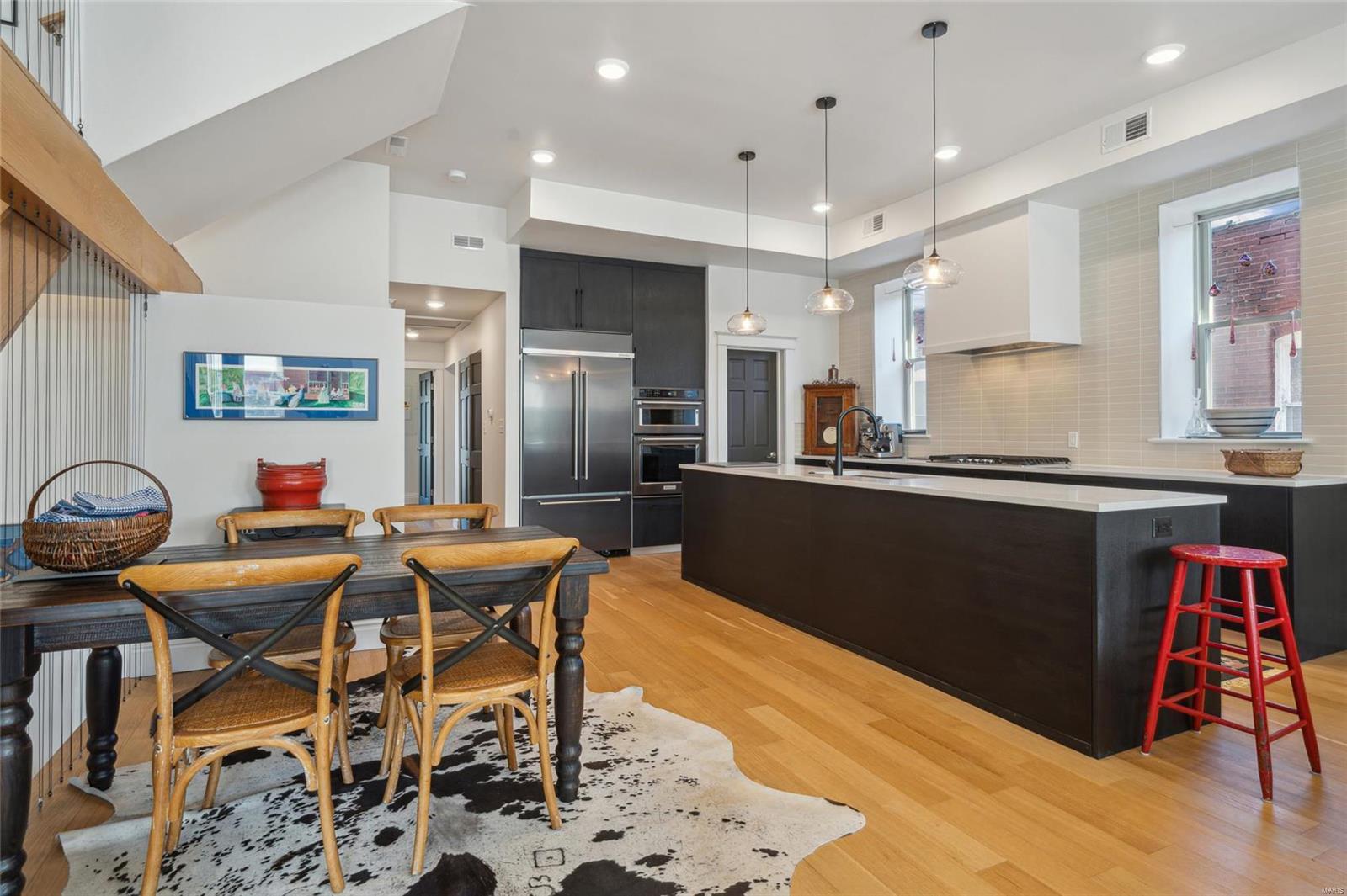 4237 Laclede Avenue B  St Louis MO 63108 photo