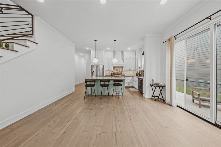 Property Photo:  1019 N Main Street  AR 72712 