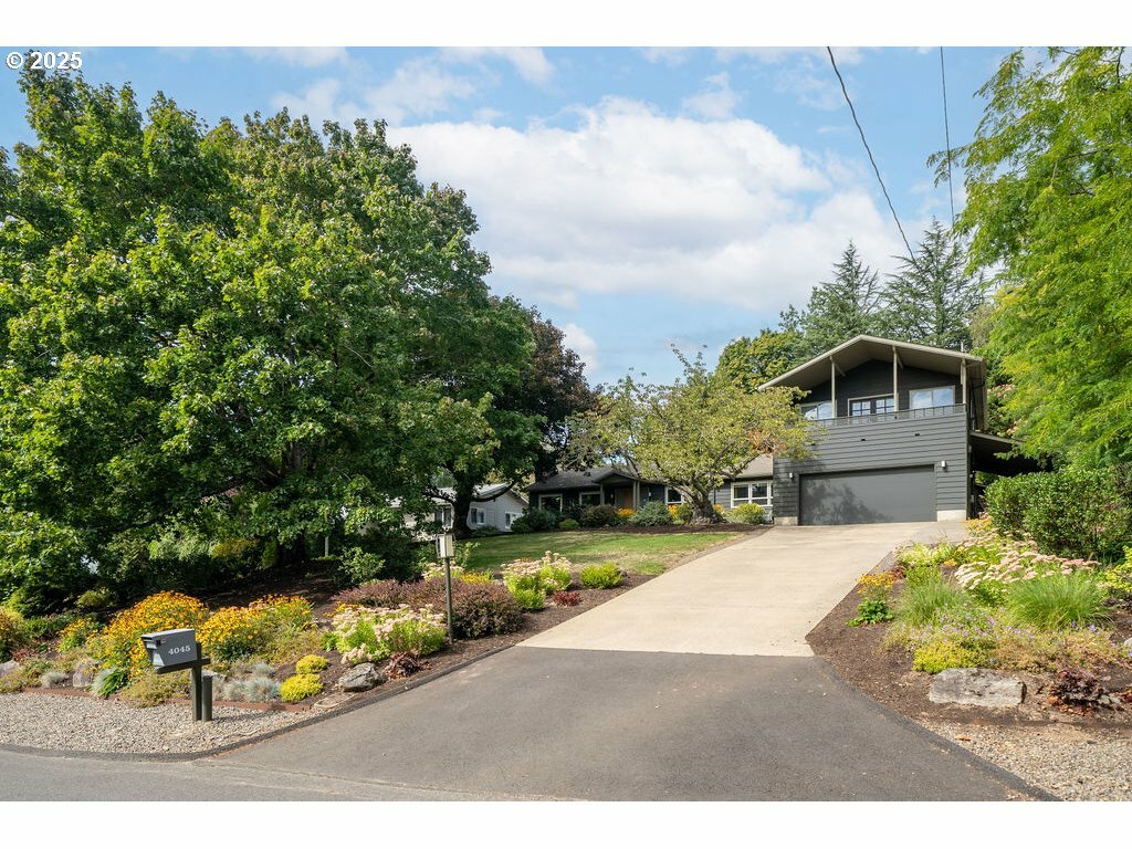 Property Photo: 4045 SW Jerald Ct OR 97221