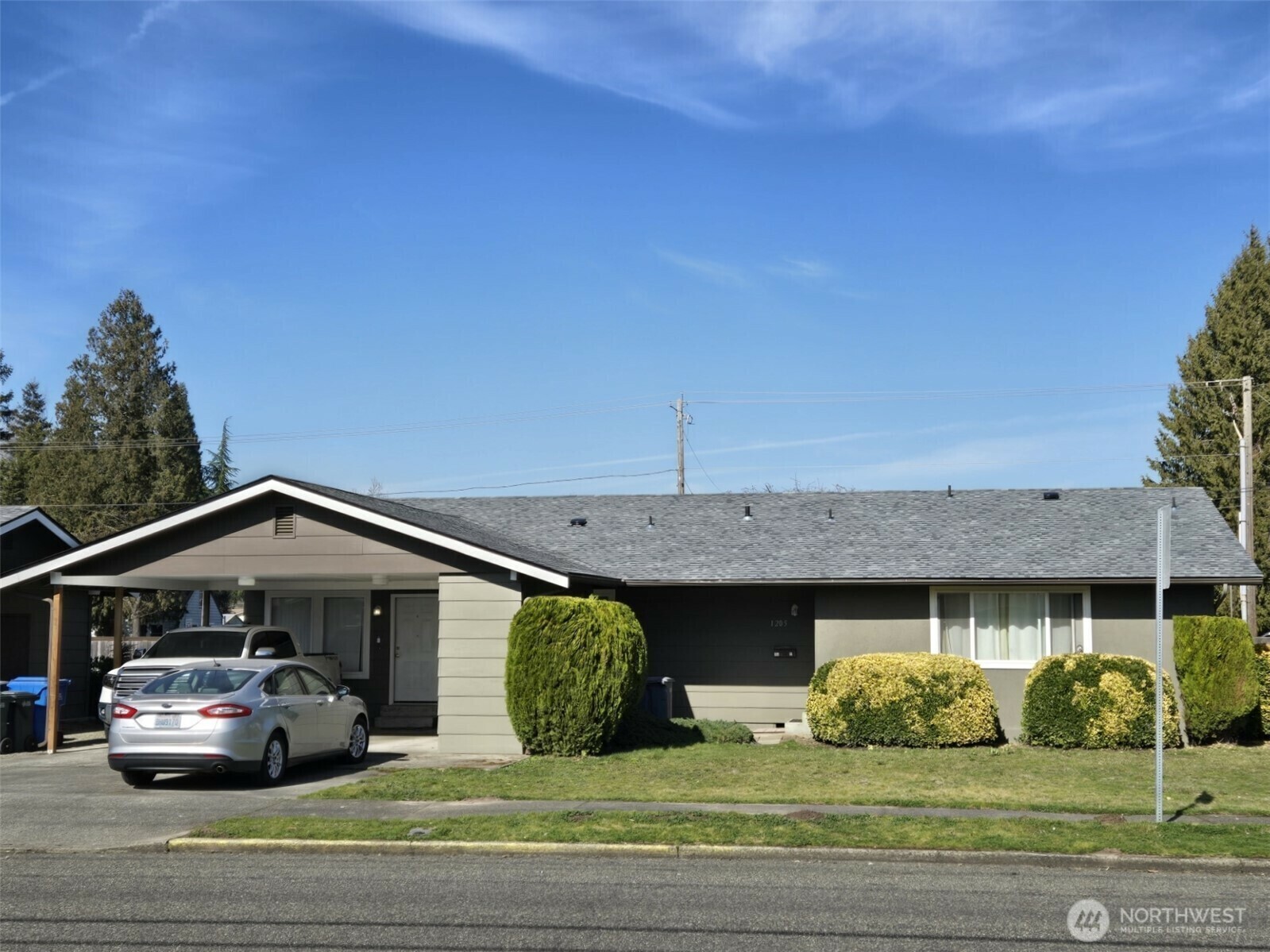 Property Photo: 1205 -1211 4th Avenue NW WA 98371