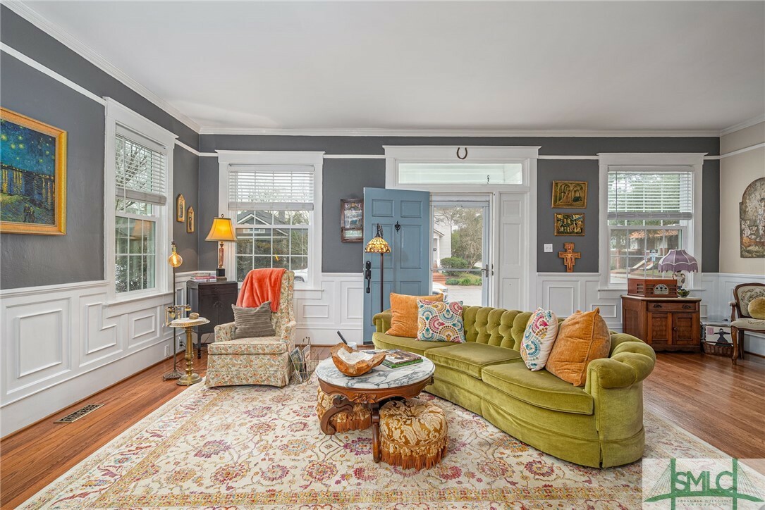Property Photo: 202 E 49th Street GA 31405
