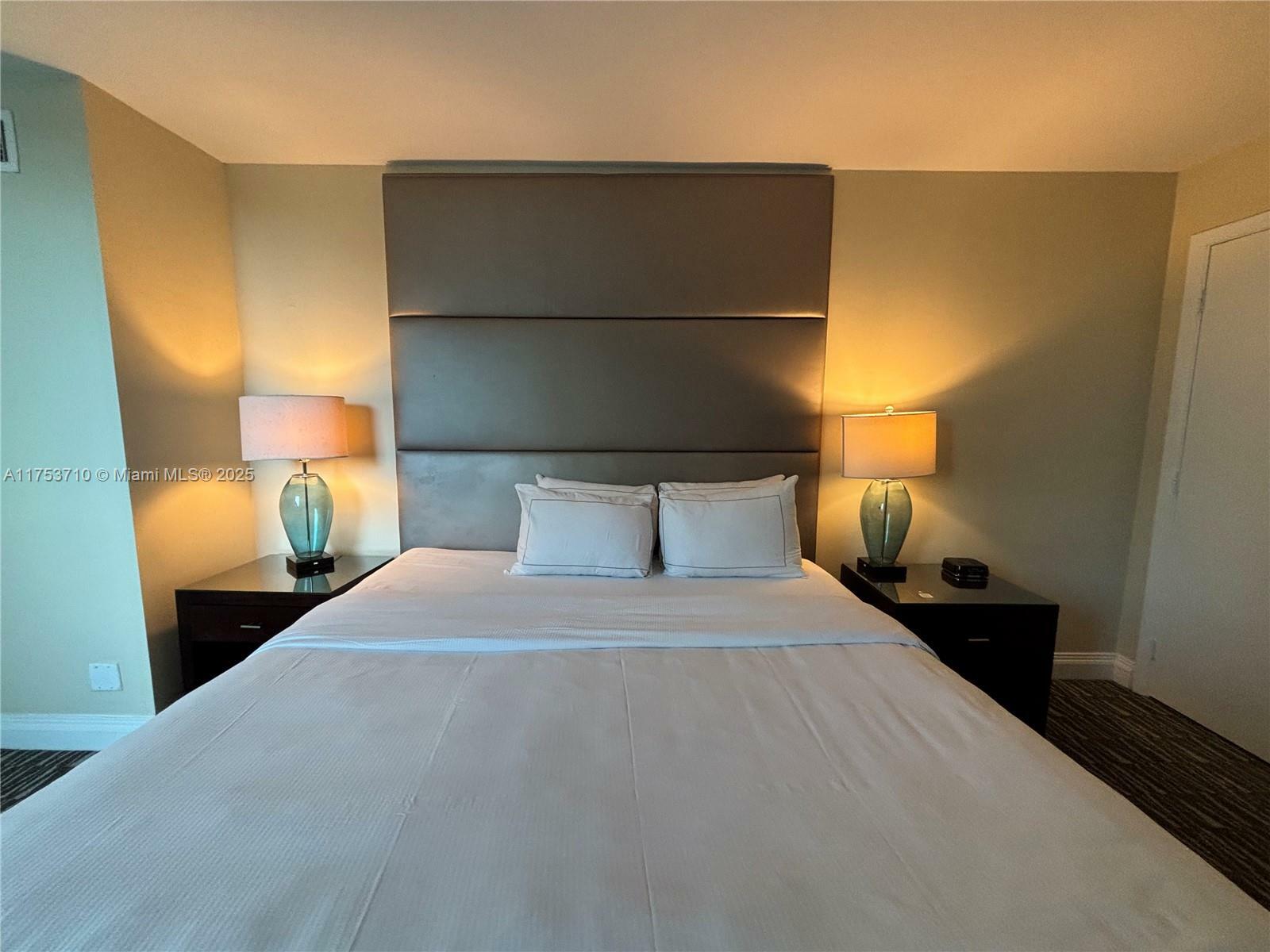 Property Photo: 2670 E Sunrise Blvd 302 FL 33304