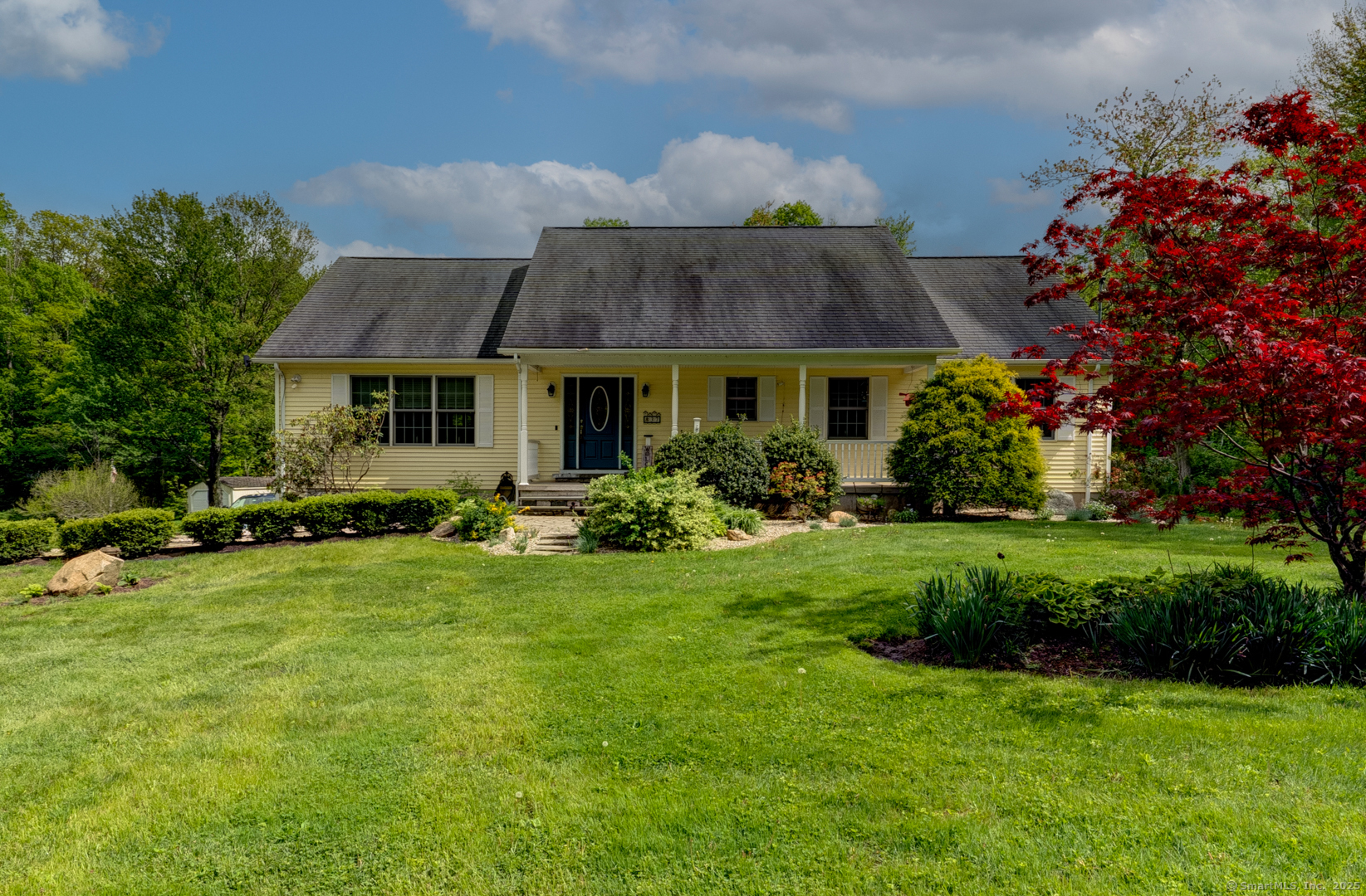 Property Photo:  37 East Morris Lane  CT 06763 