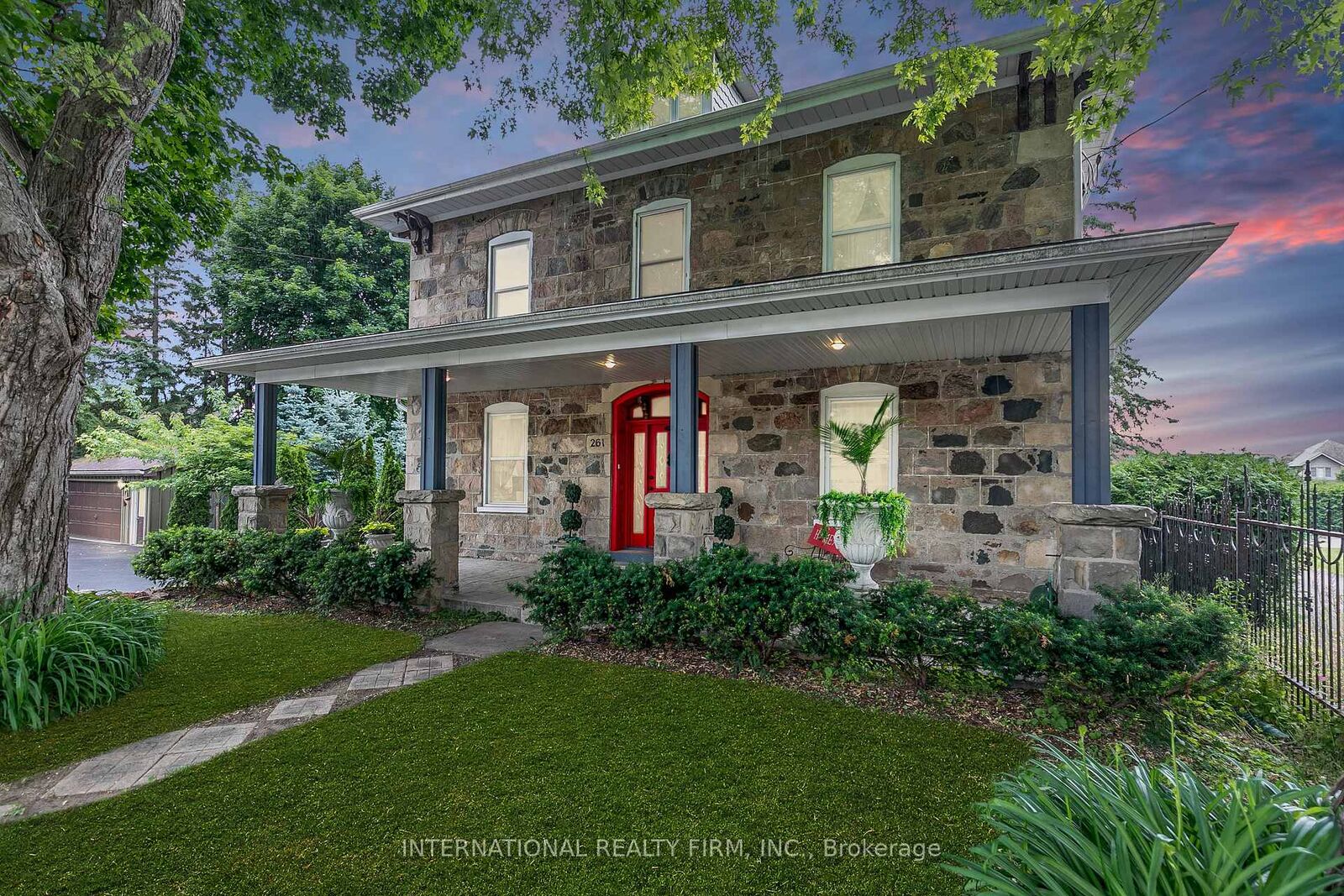 Property Photo: 261 Smith Street ON N0G 1A0