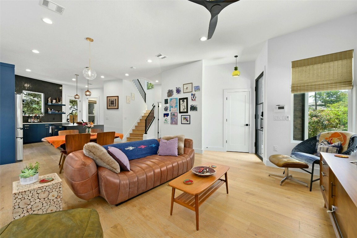 Property Photo: 1187 Oak Grove Avenue TX 78702