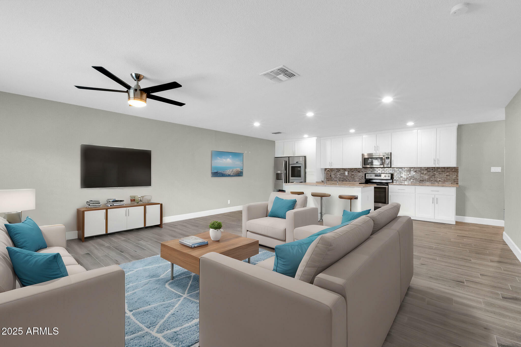 Property Photo: 8637 E Jackrabbit Road AZ 85250