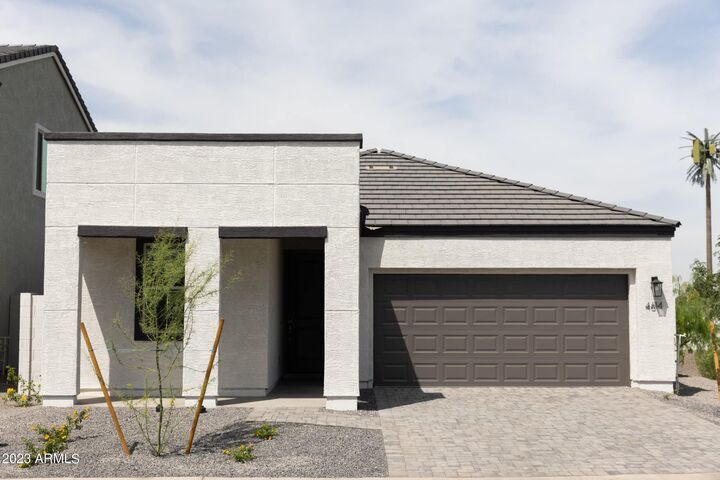 Property Photo: 5724 S Daisy Patch Place AZ 85040