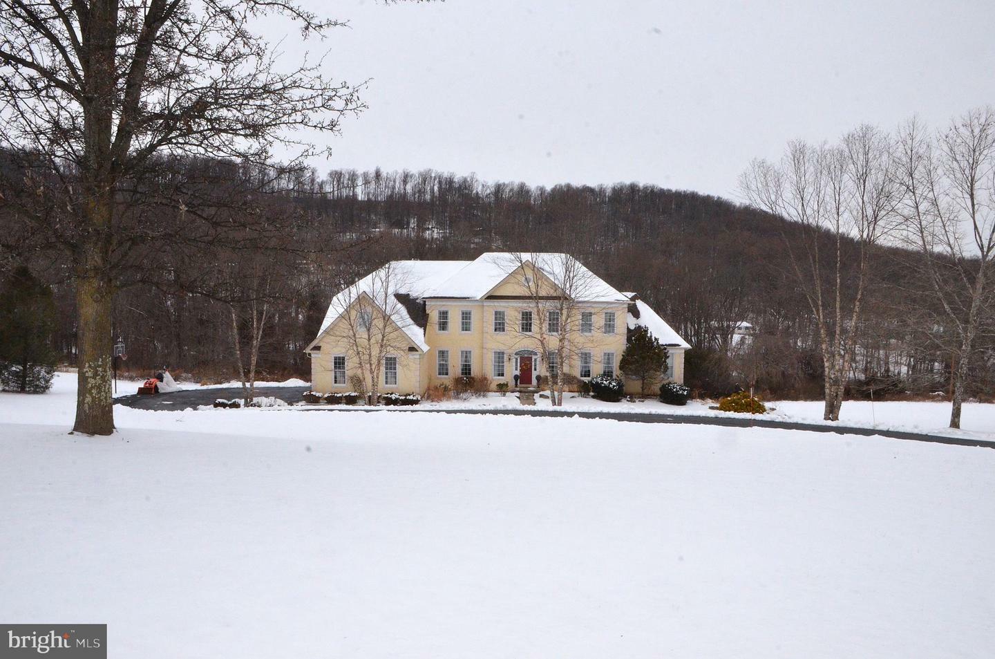 Property Photo: 10 Hidden Meadow Drive PA 18042