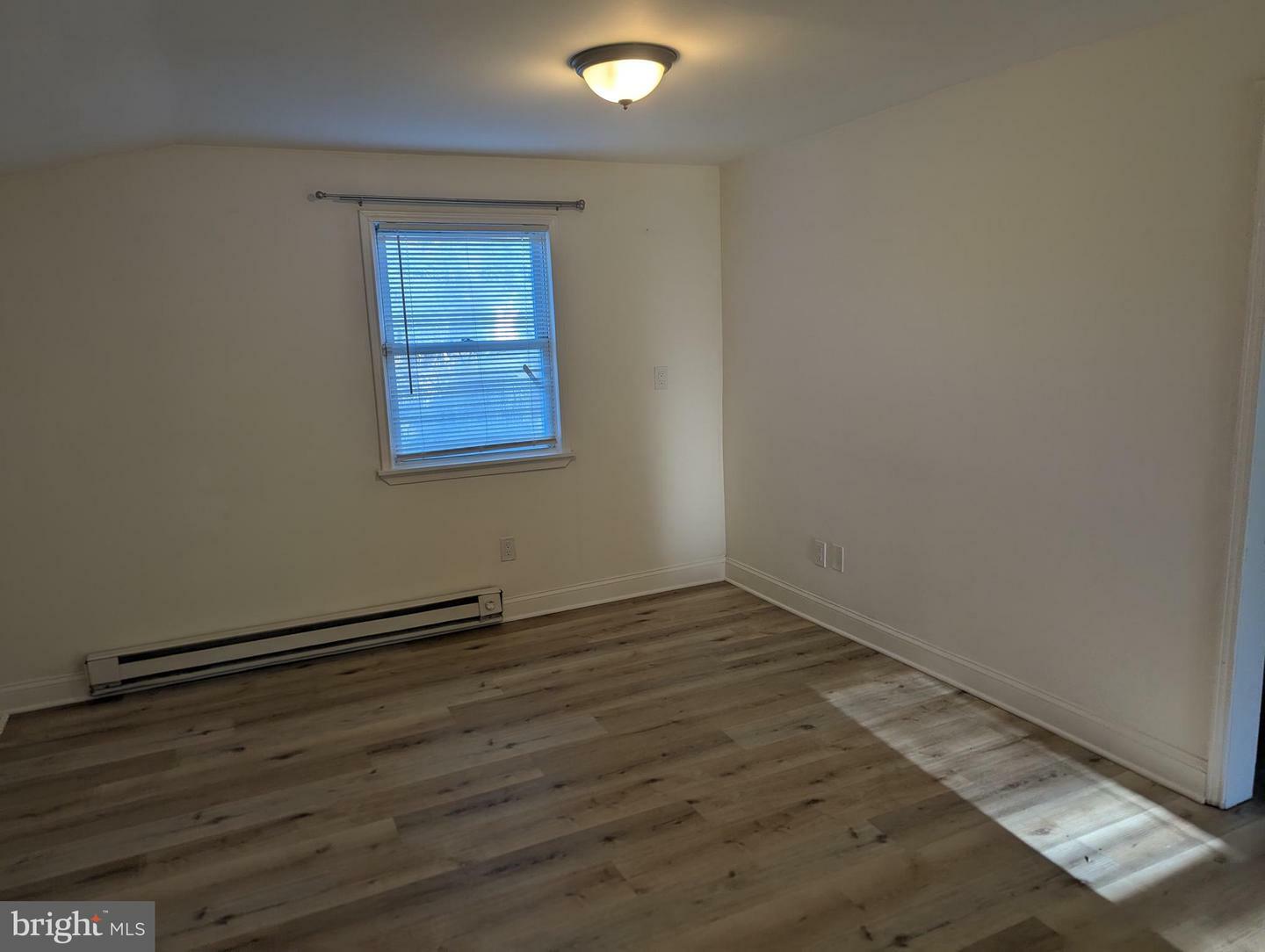 Property Photo:  3-5 S 3rd Street 3  NJ 08079 