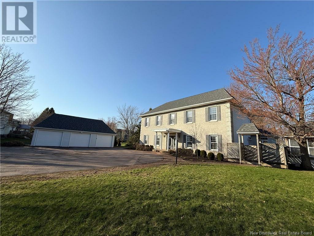 Photo de la propriété: 81 Camelot Drive NB E1A 6P1