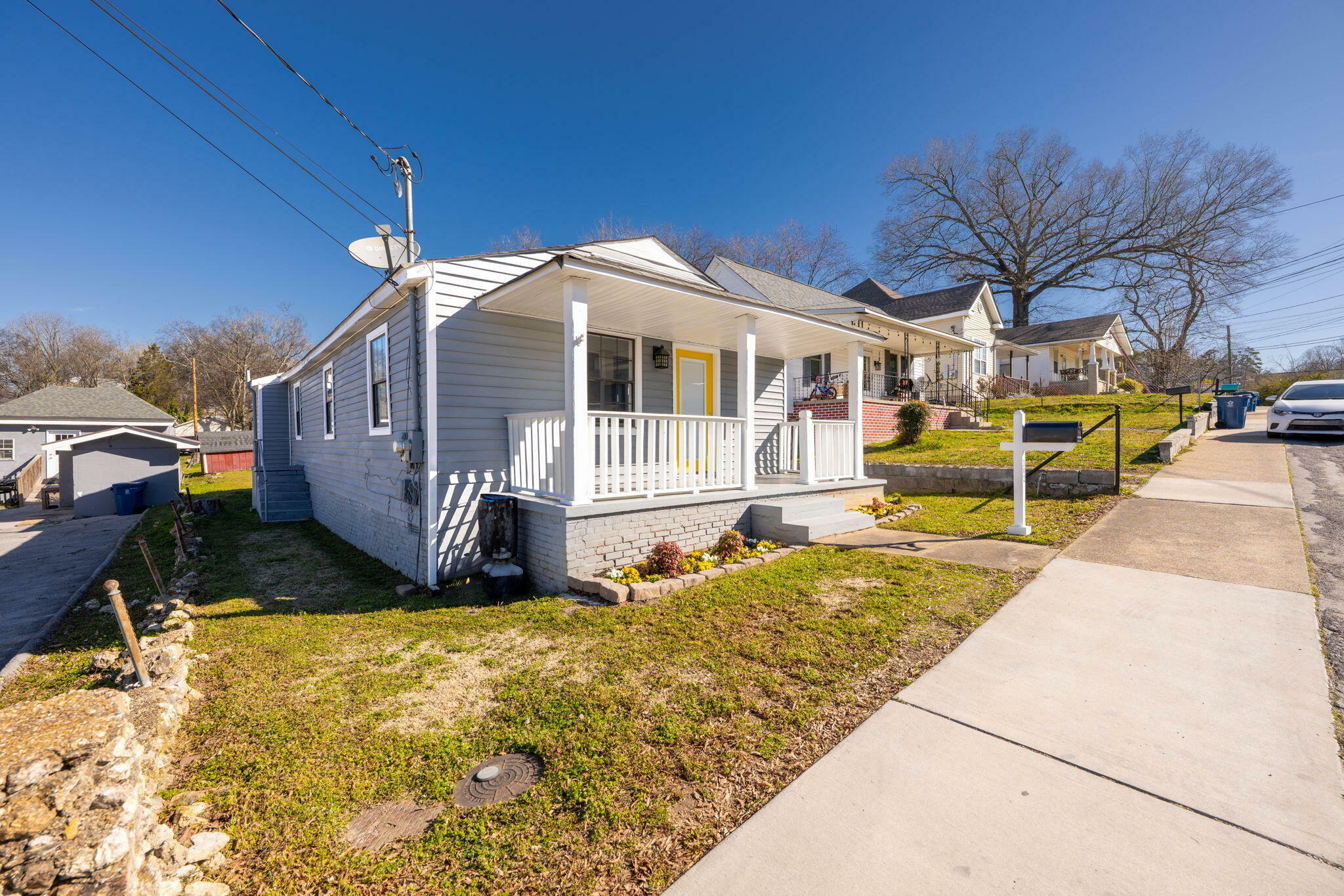 Property Photo:  302 E Gordon Avenue  GA 30741 