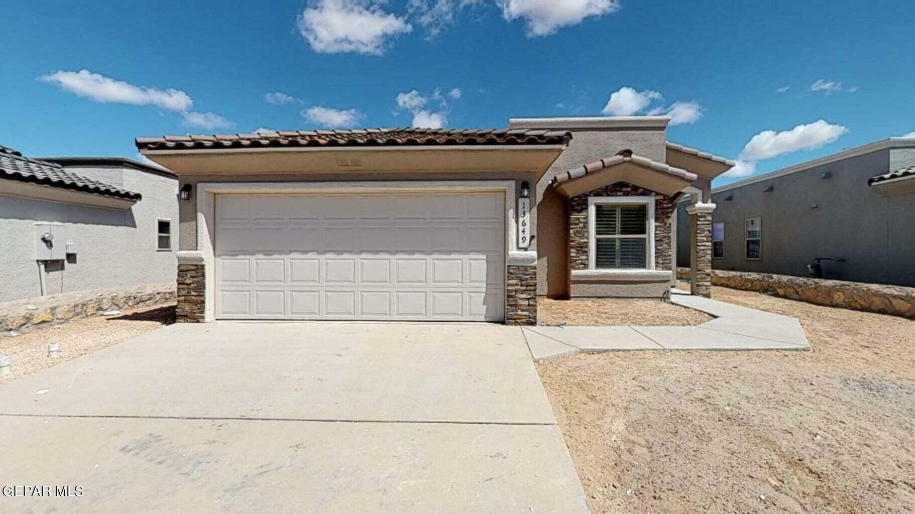 13824 Margaret Ponce Avenue  Horizon City TX 79928 photo