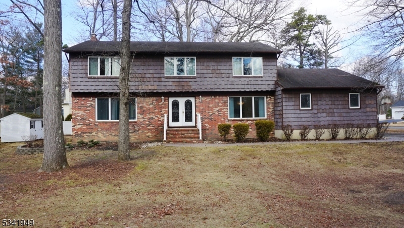 1 Richard Ct  Manalapan Twp. NJ 07726 photo