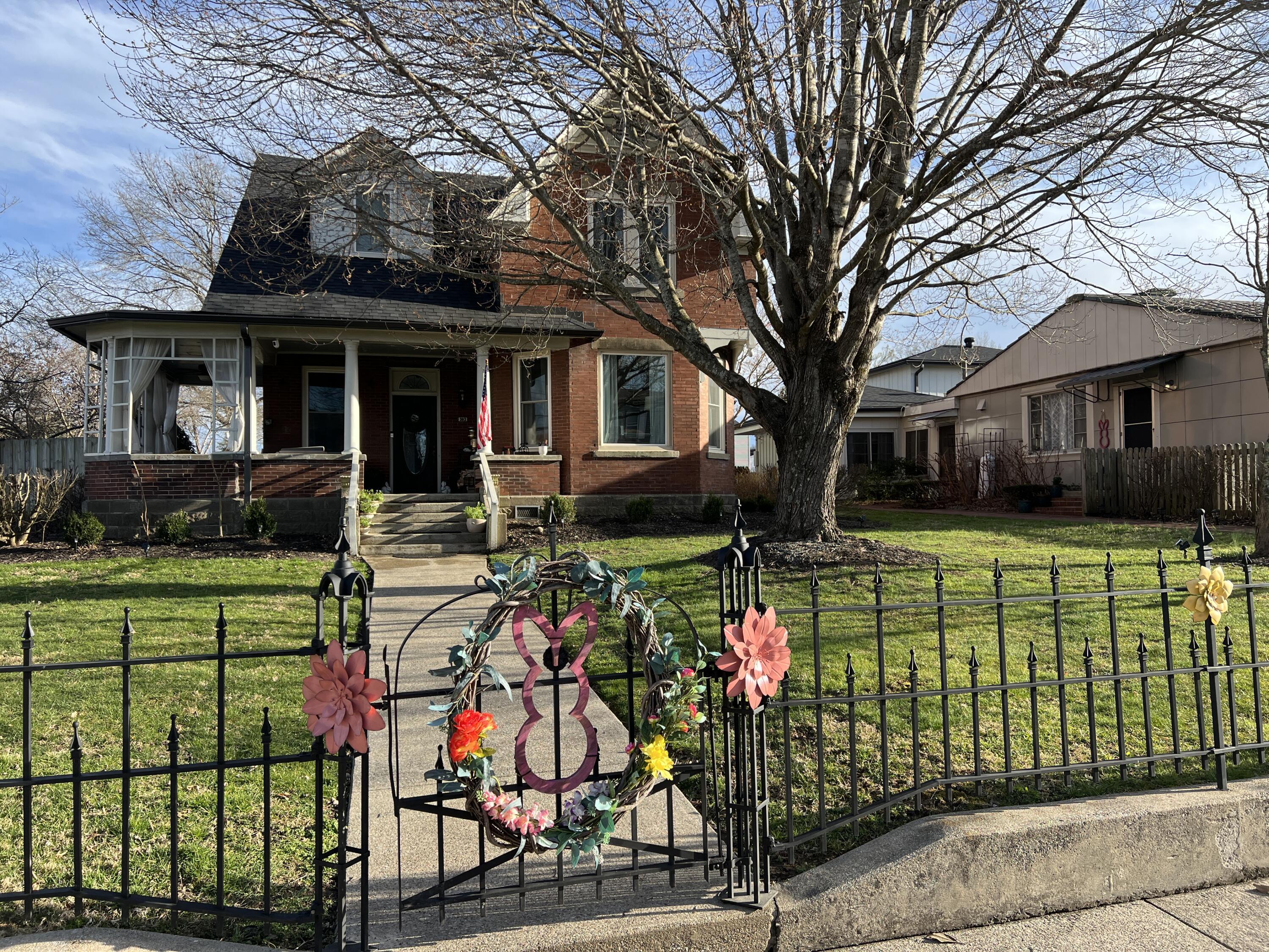 Property Photo: 202 Black Street KY 40906