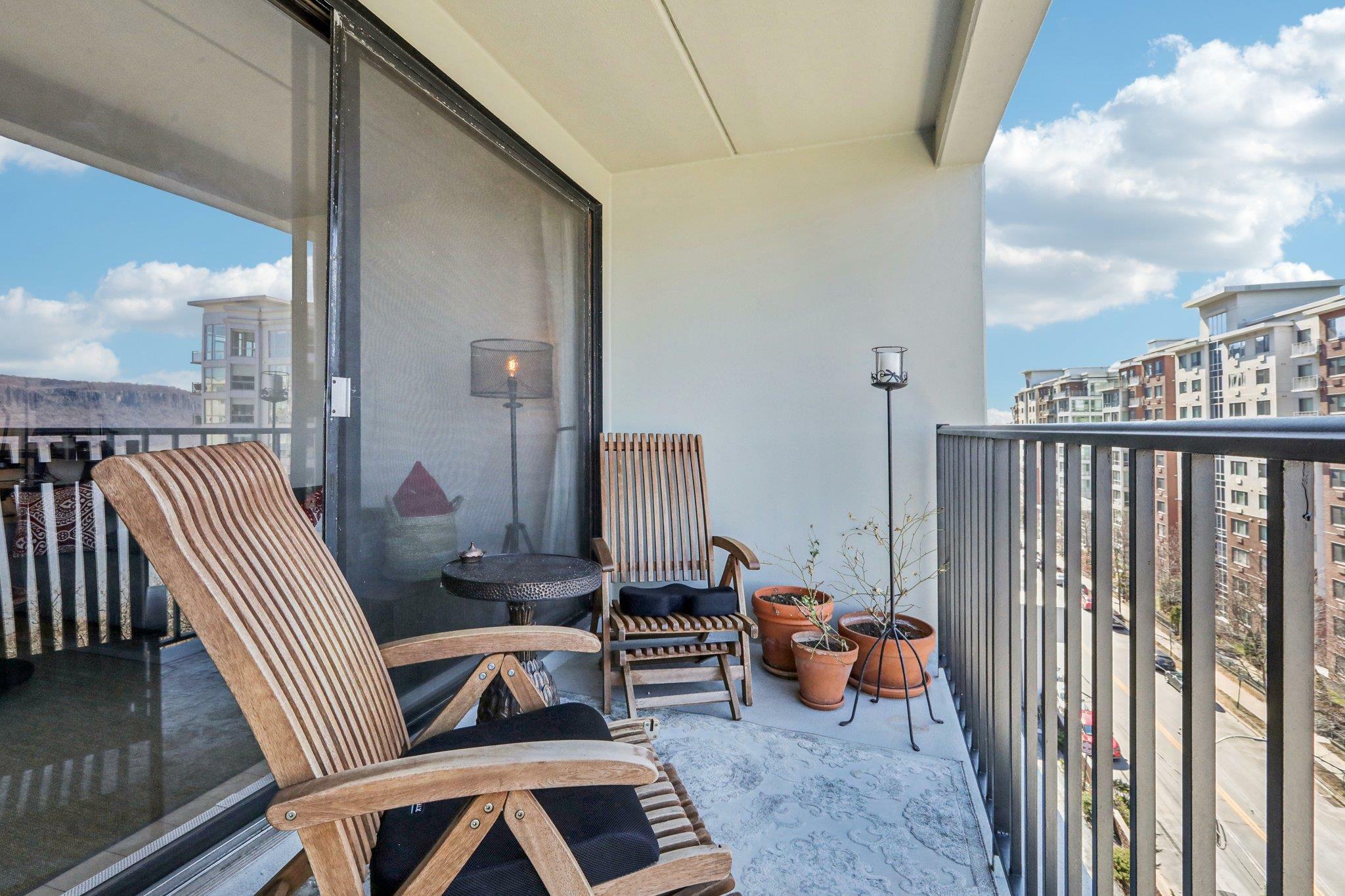 Property Photo: 1116 Warburton Avenue 4H NY 10701