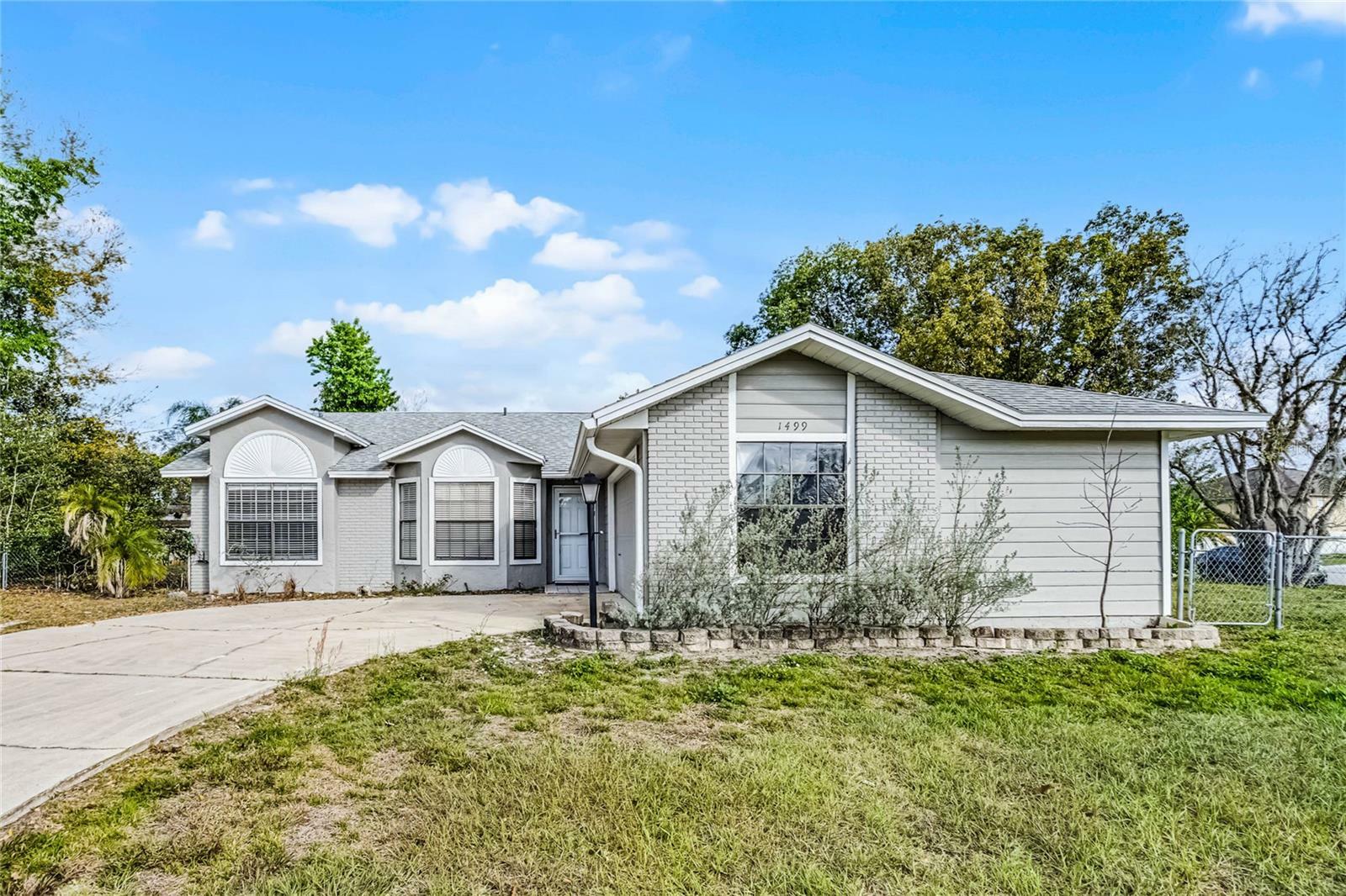 Property Photo: 1499 Courtland Boulevard FL 32738