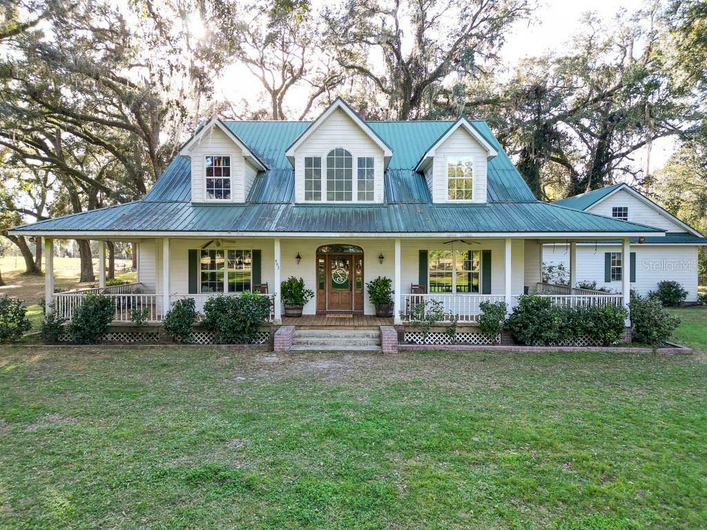 Property Photo: 993 Cr 722 FL 33597