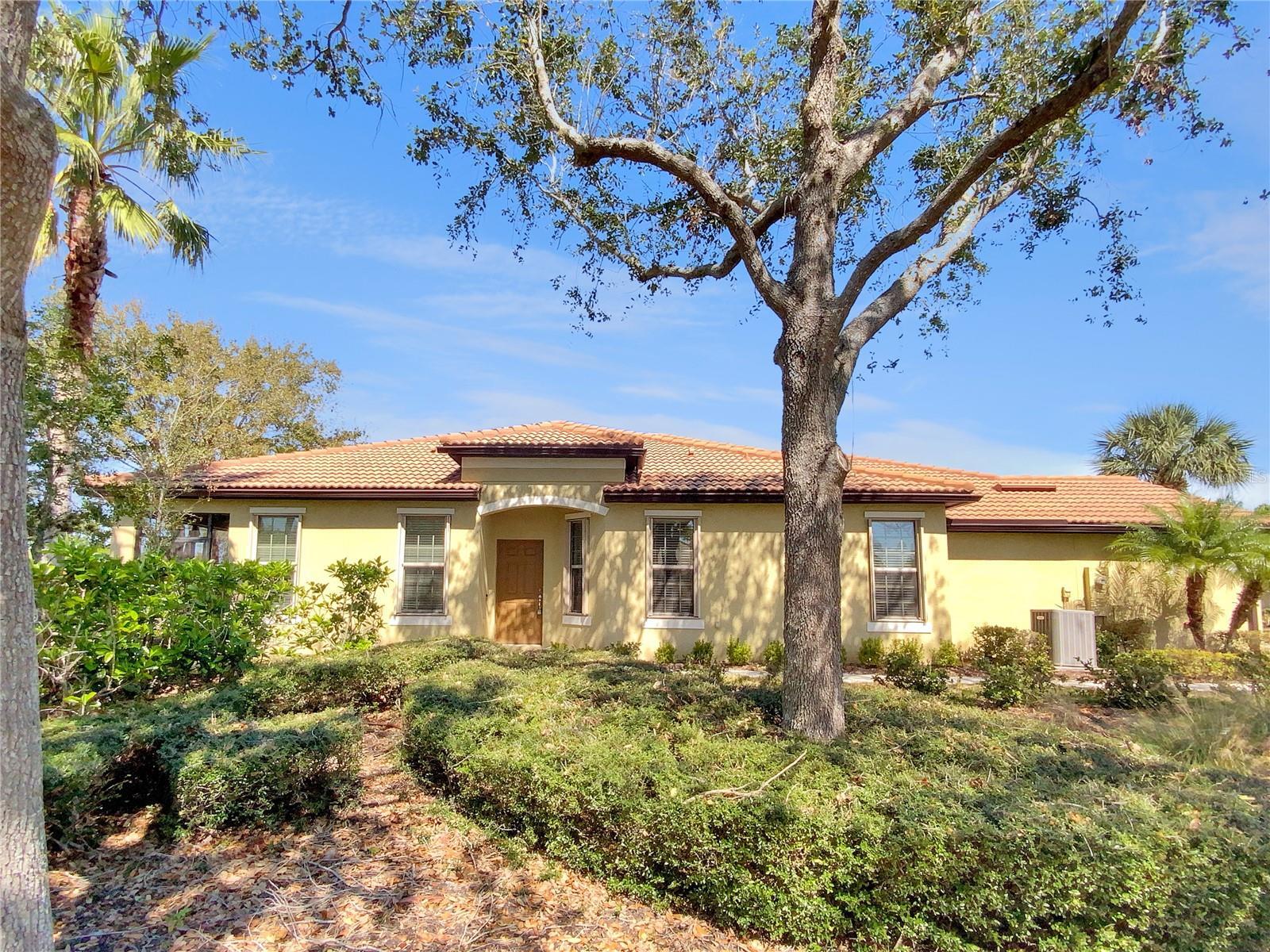 Property Photo:  5485 Sunset Falls Drive  FL 33572 