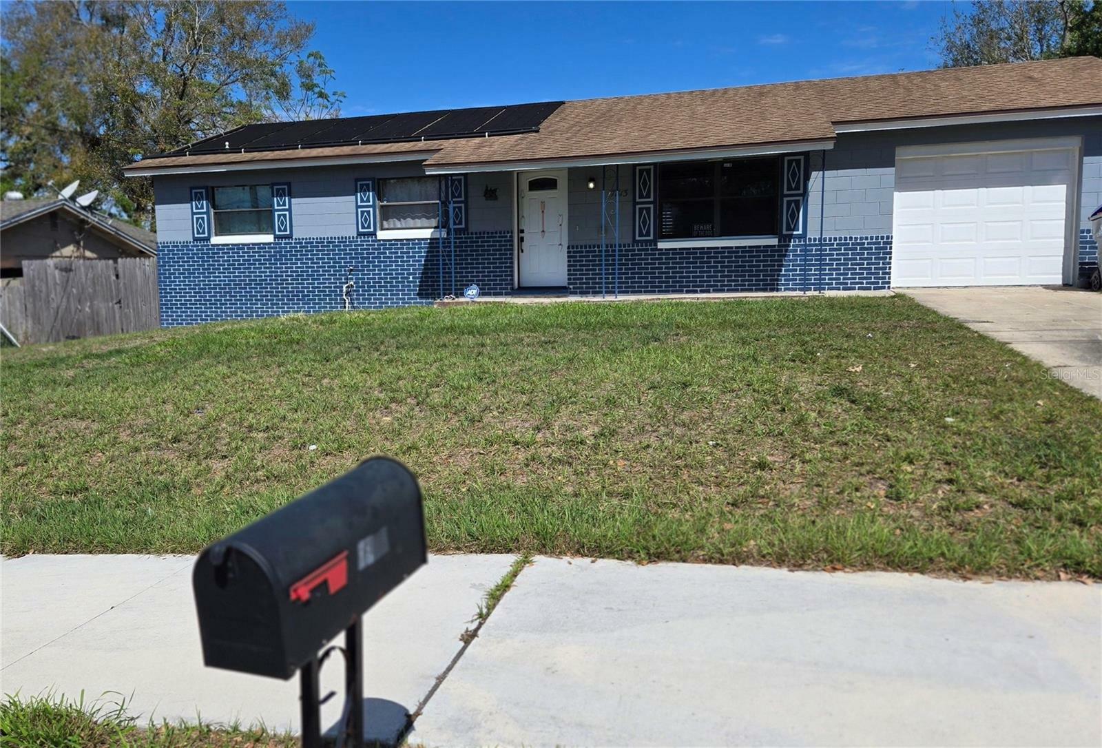 Property Photo: 7813 Arabian Place FL 32818