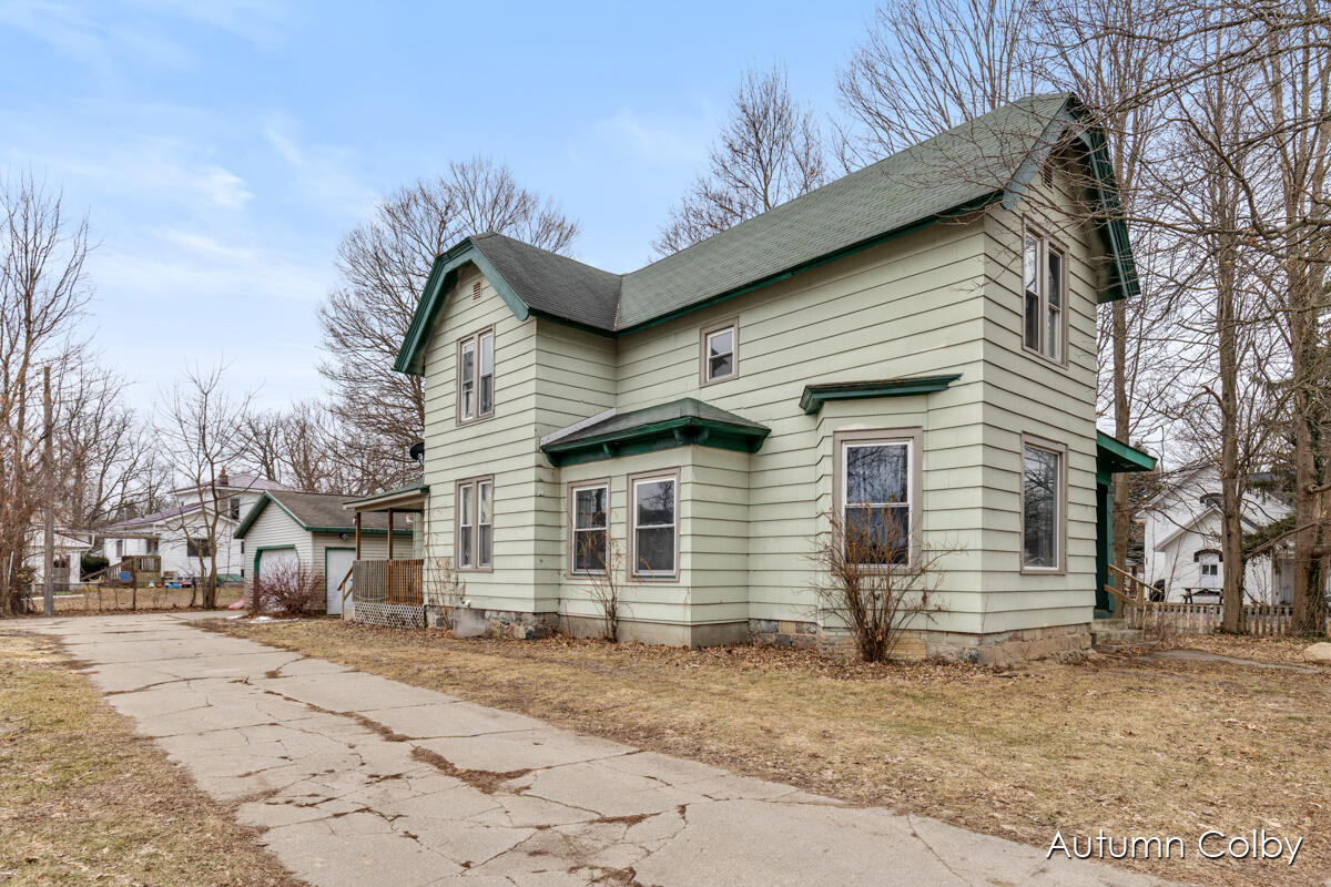 Property Photo: 123 W Lincoln Avenue MI 48846