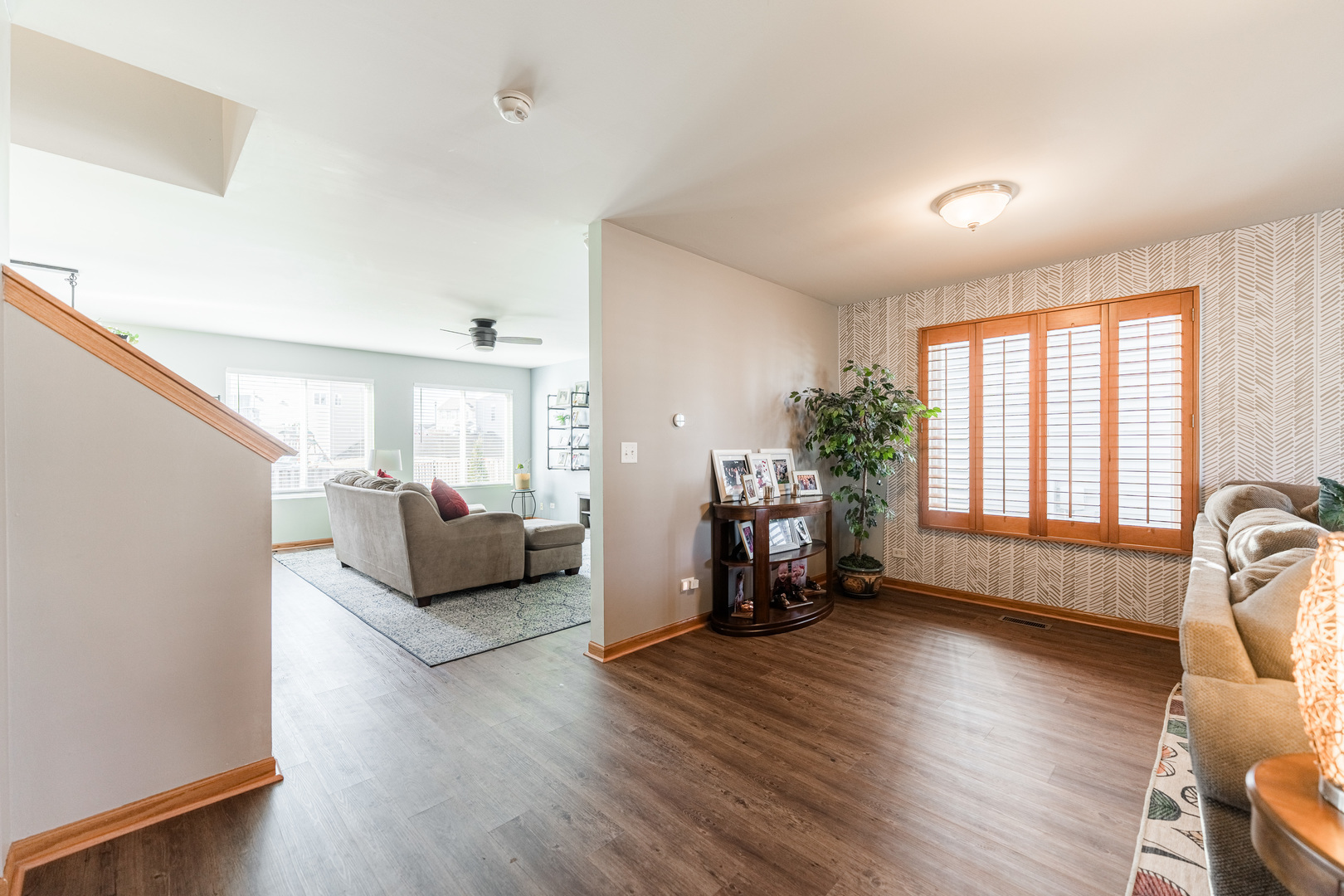 Property Photo: 638 Dover Street IL 60140