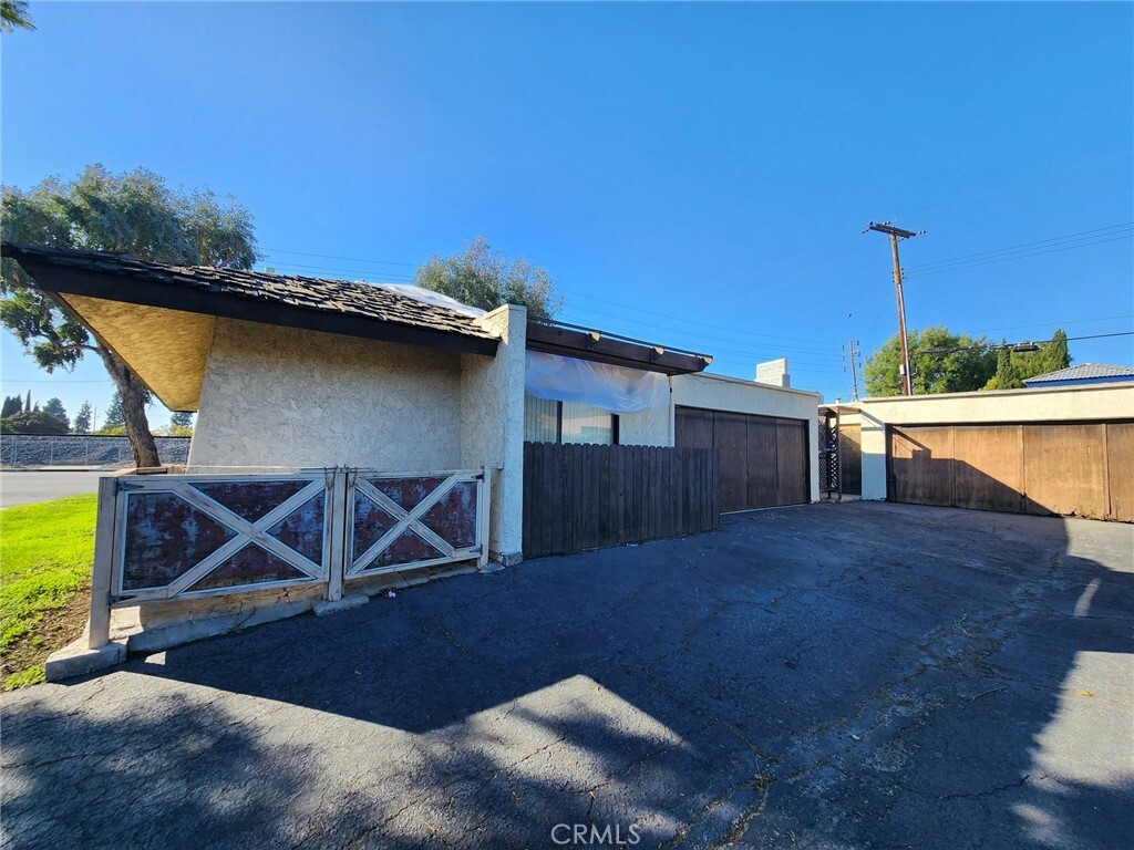 Property Photo: 2711 N Orange Olive Rd CA 92865