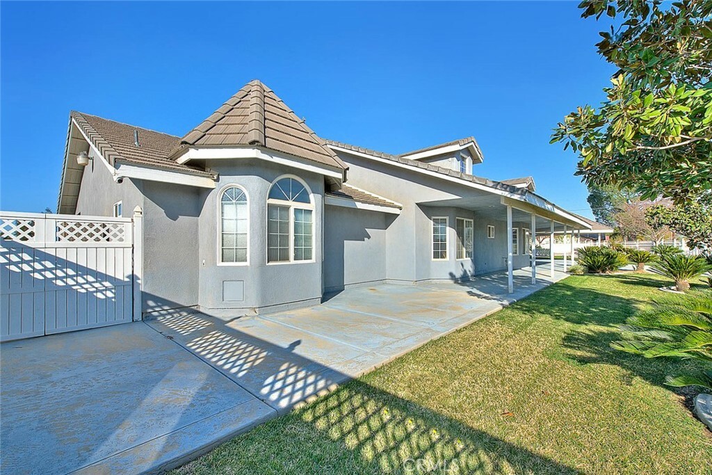 Property Photo:  27732 Calle De Leon  CA 92585 