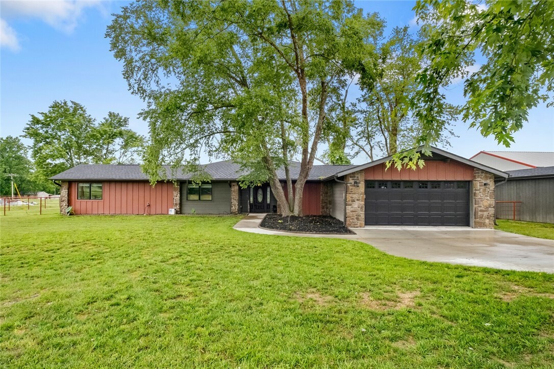 Property Photo: 11843 Cemetery Road AR 72756