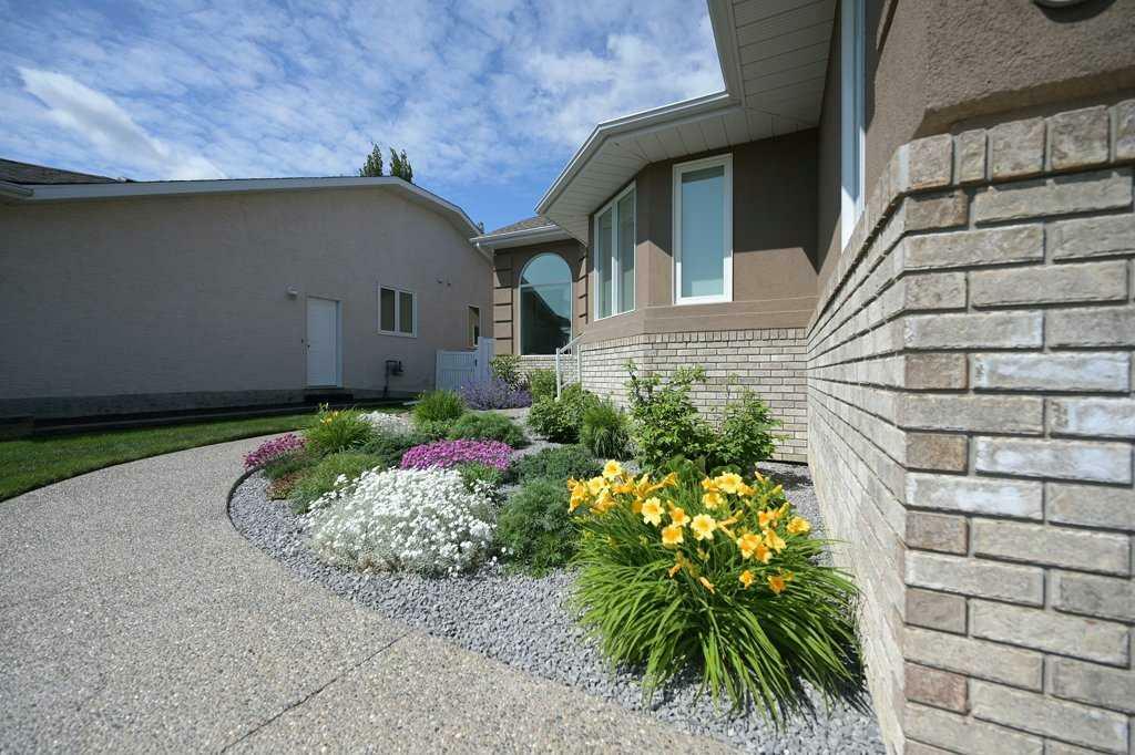 Property Photo:  55 Ainge Close  AB T4R 2K8 