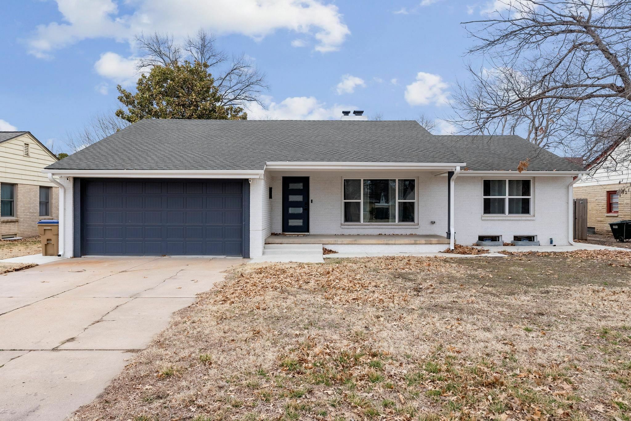 Property Photo: 3024 E Aloma Street KS 67211