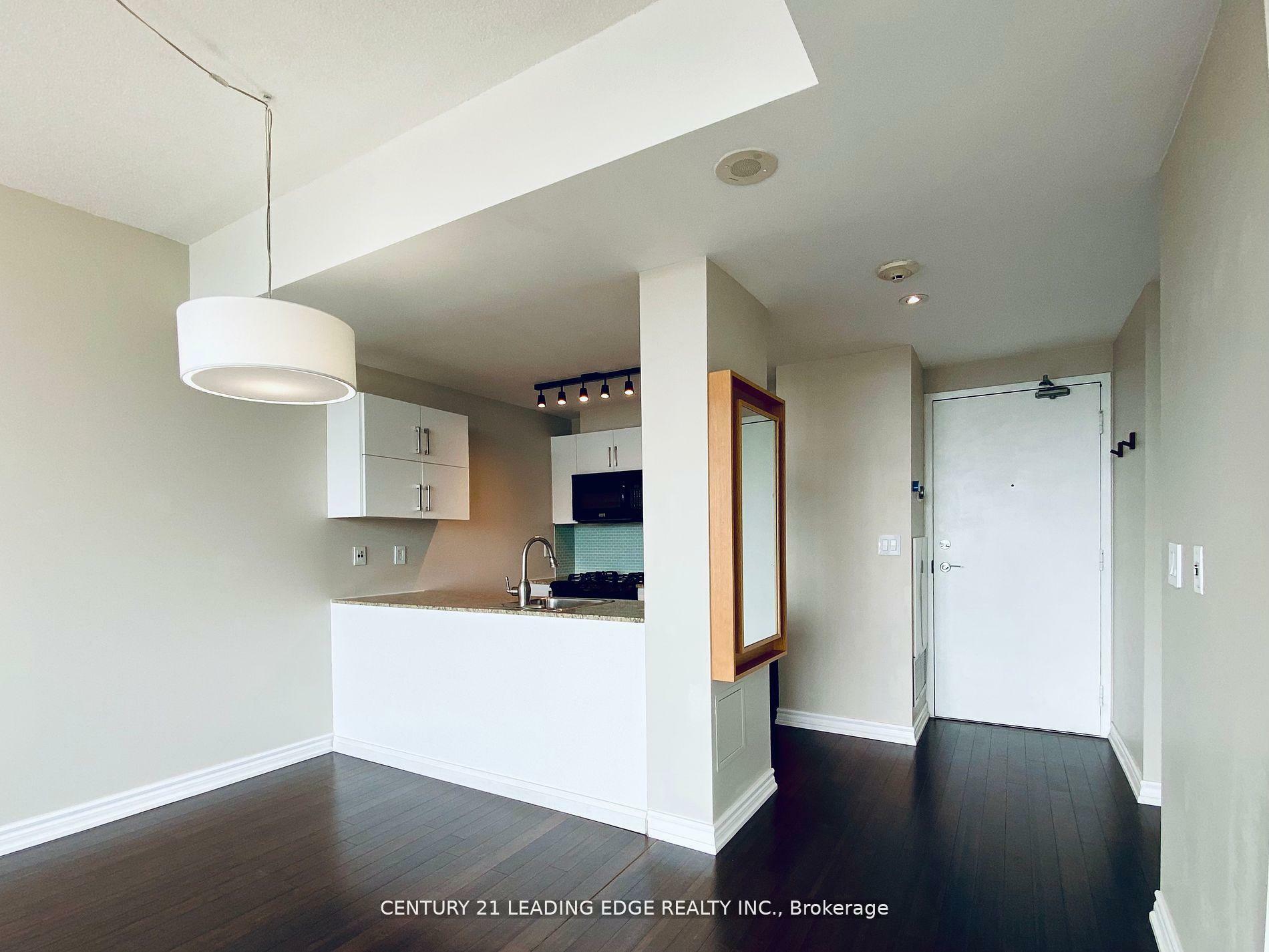 Property Photo: 281 Mutual St 2402 ON M4Y 3C4