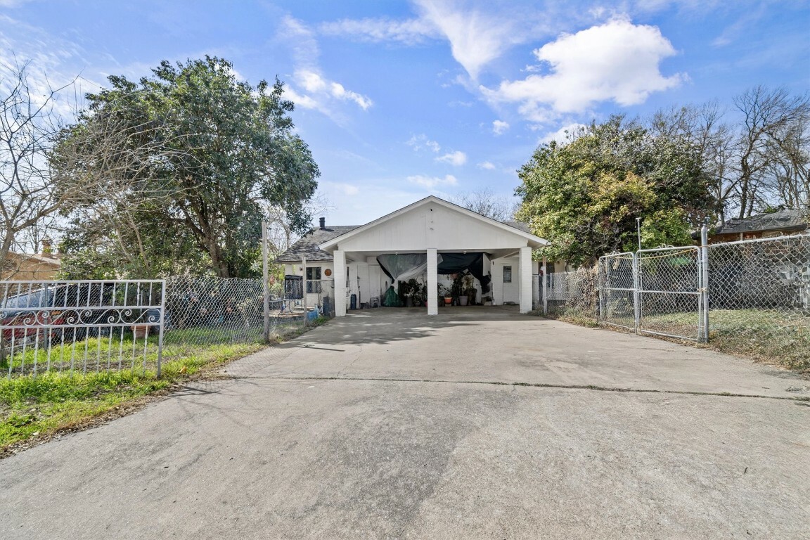 Property Photo:  5318 Atascosa Drive Drive  TX 78744 