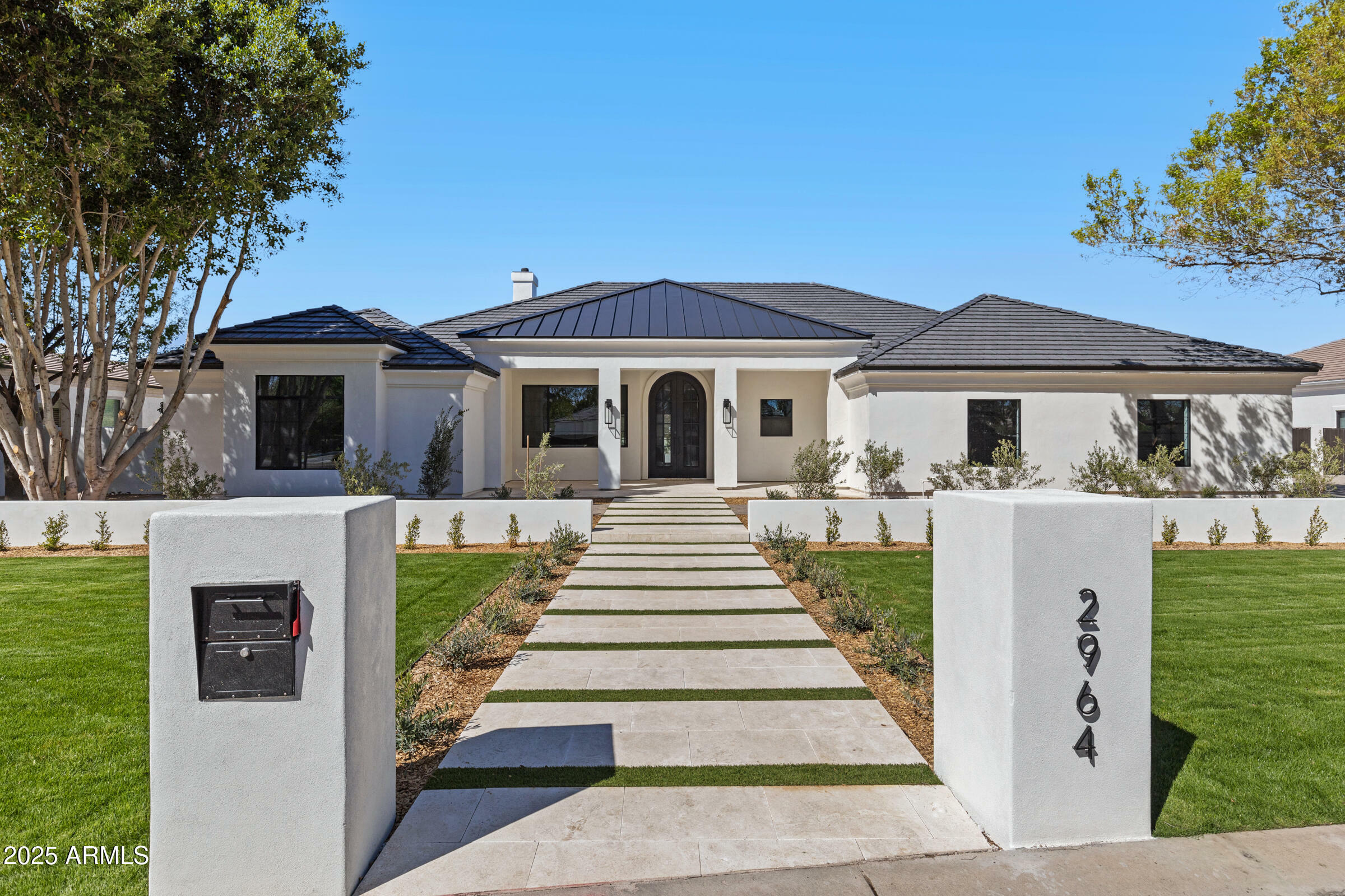 Property Photo: 2964 E Palo Verde Street AZ 85296