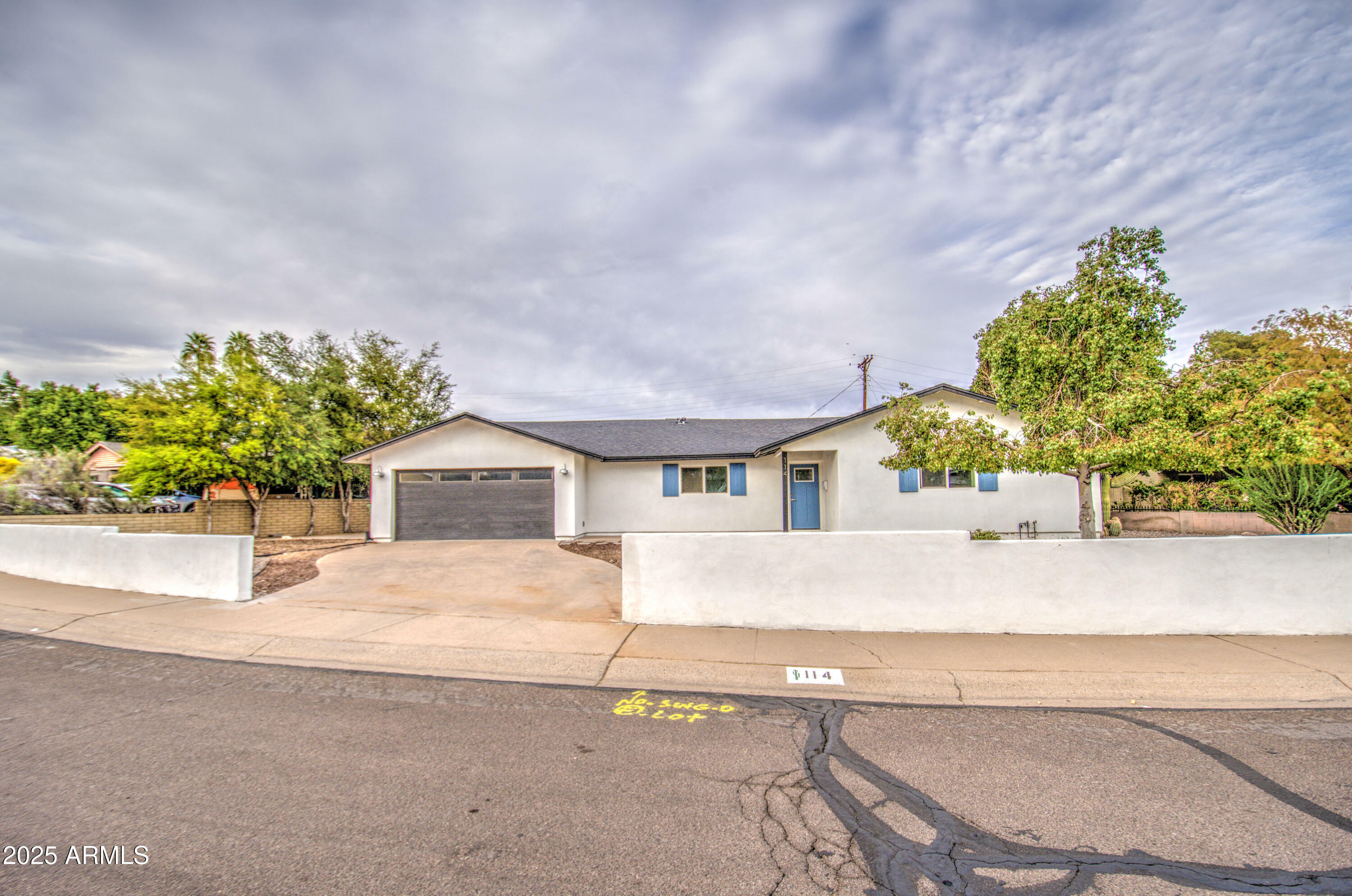 Property Photo:  114 E Garfield Street  AZ 85288 