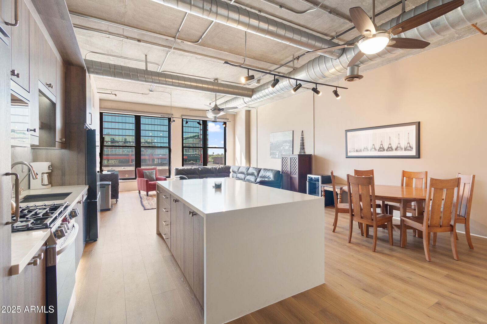 Property Photo:  21 E 6th Street 412  AZ 85281 