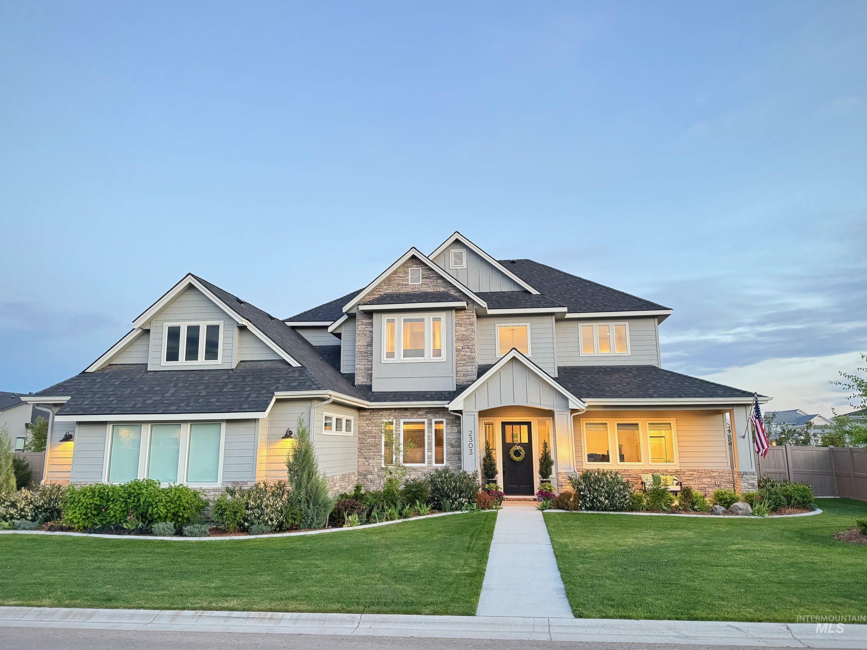 Property Photo: 2303 E Commander Ln ID 83646