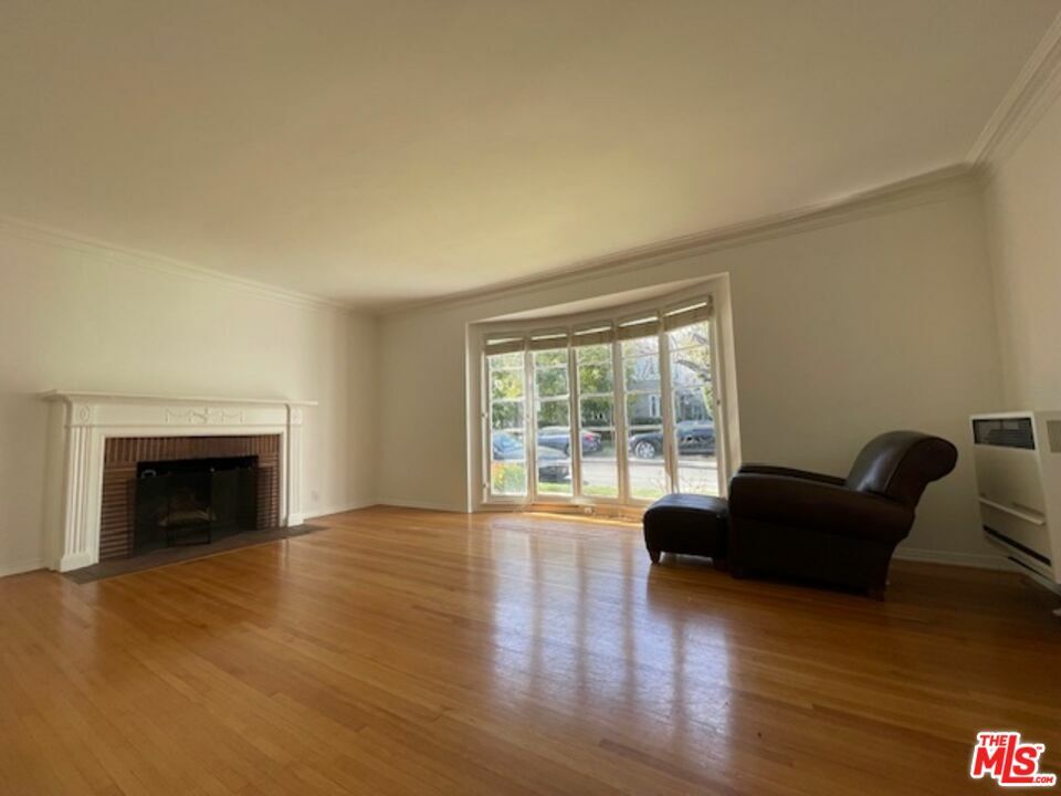 Property Photo:  1208 Beverly Green Dr B  CA 90035 