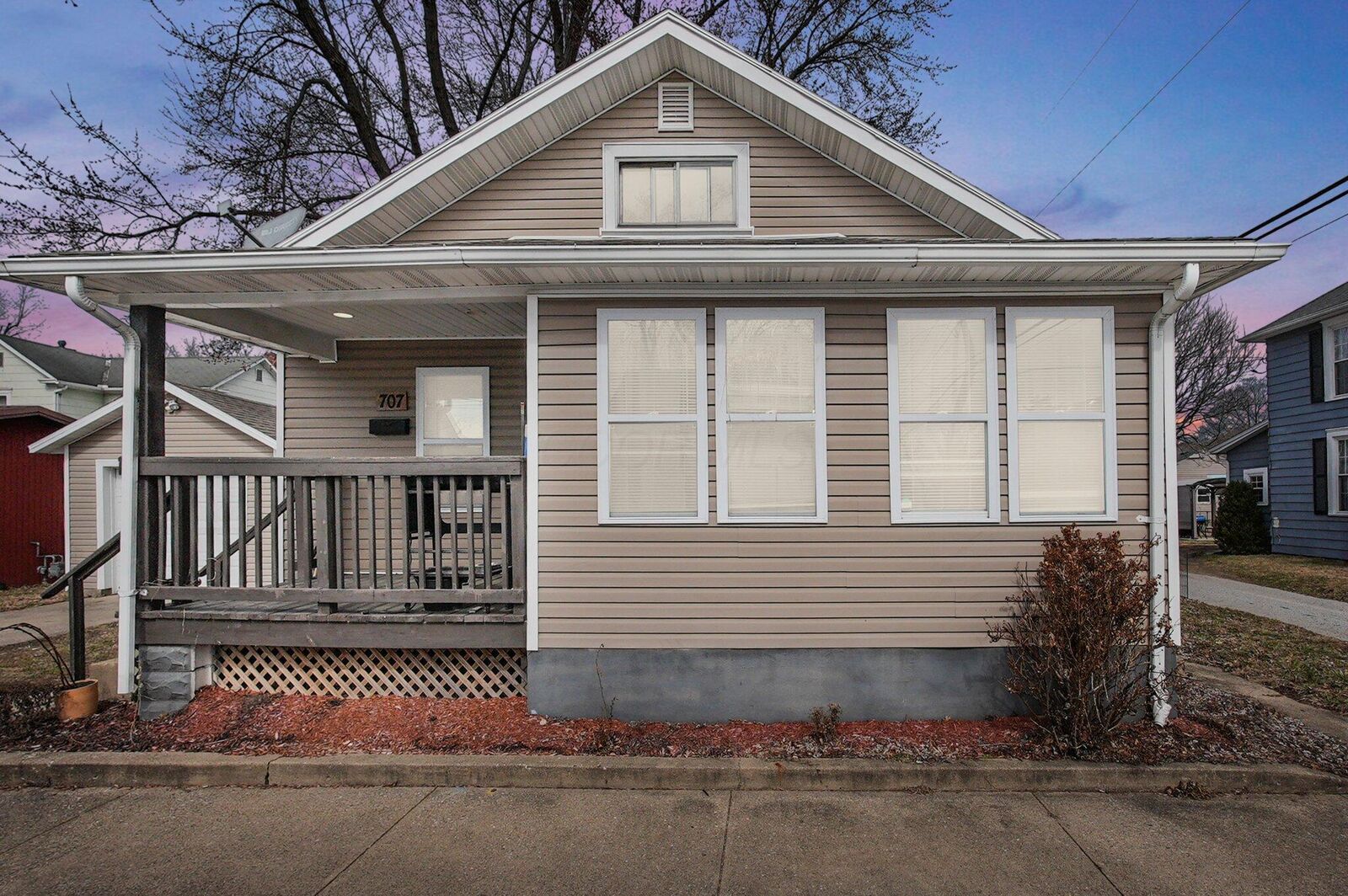 Property Photo:  707 E 6th Avenue  OH 43130 