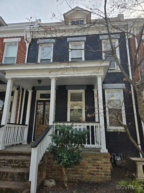 Property Photo: 207 N Belmont Avenue VA 23221