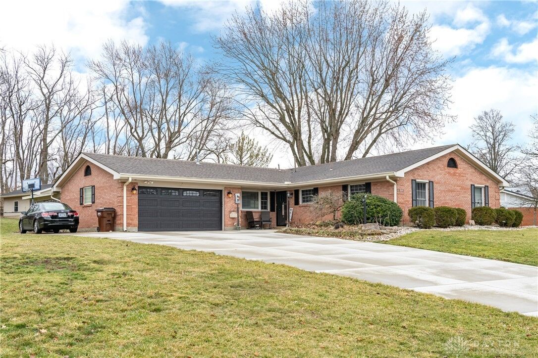 Property Photo: 2872 Hamden Drive OH 45434
