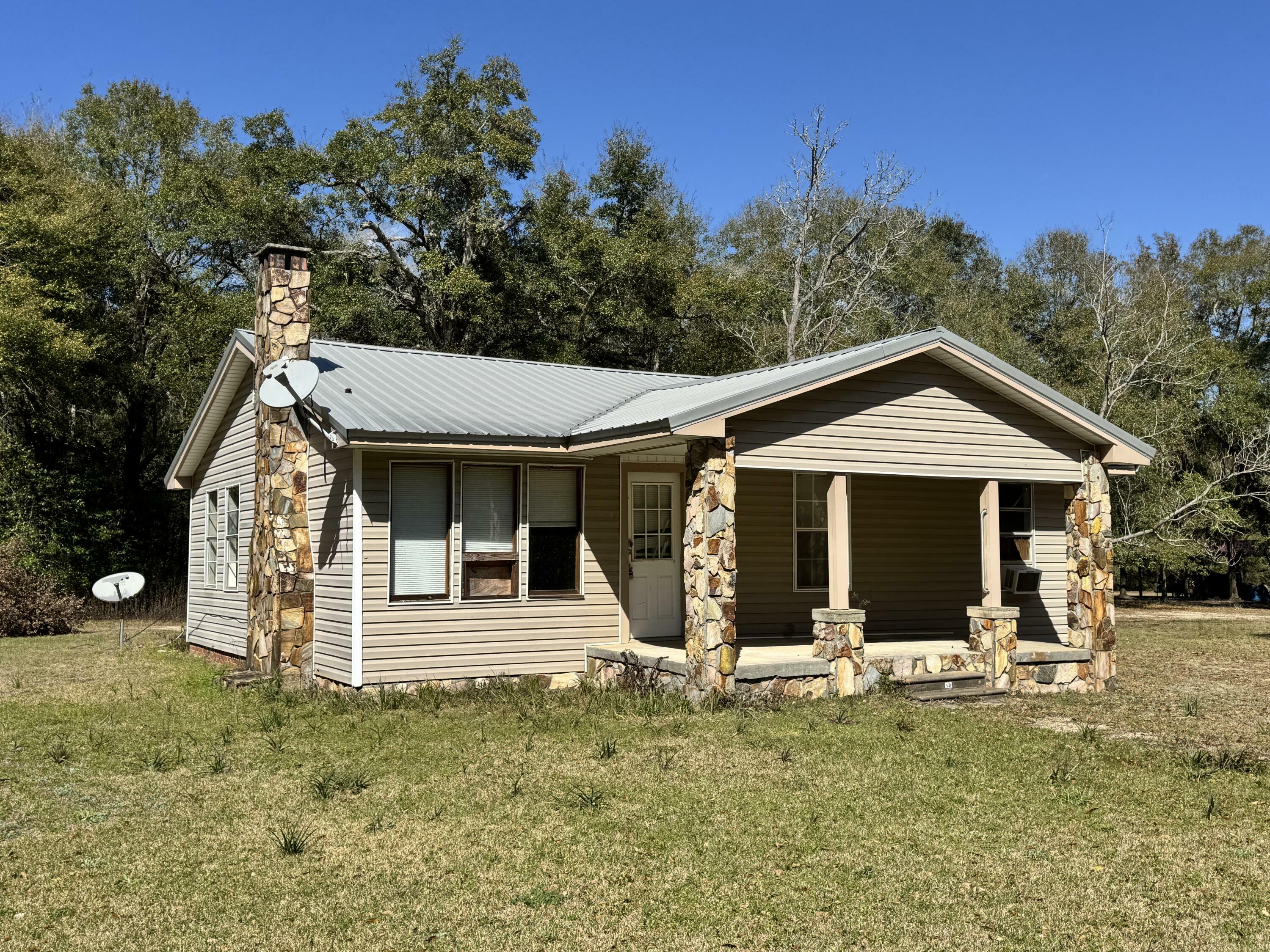 Property Photo: 3105 Zadie Lane FL 32539