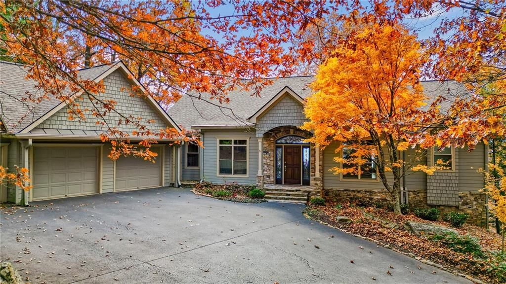 Property Photo:  132 Sanderlin Mountain Drive S  GA 30143 