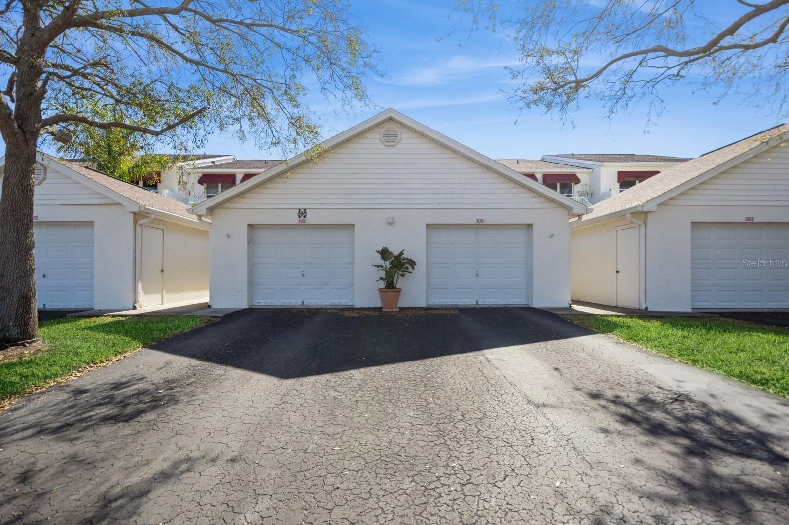 Property Photo:  1400 Water View Drive W 102  FL 33771 