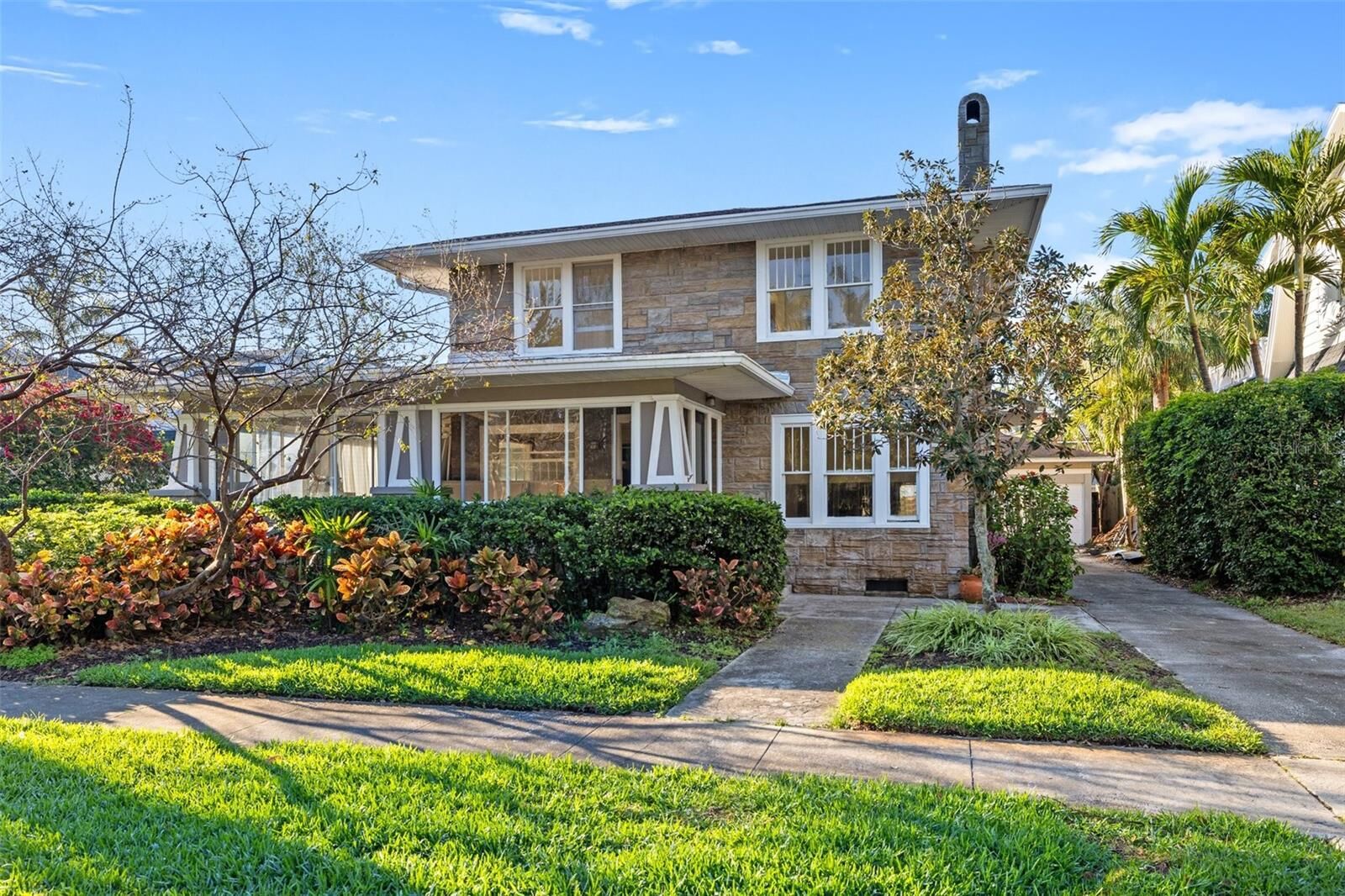 Property Photo:  864 15th Avenue NE  FL 33704 