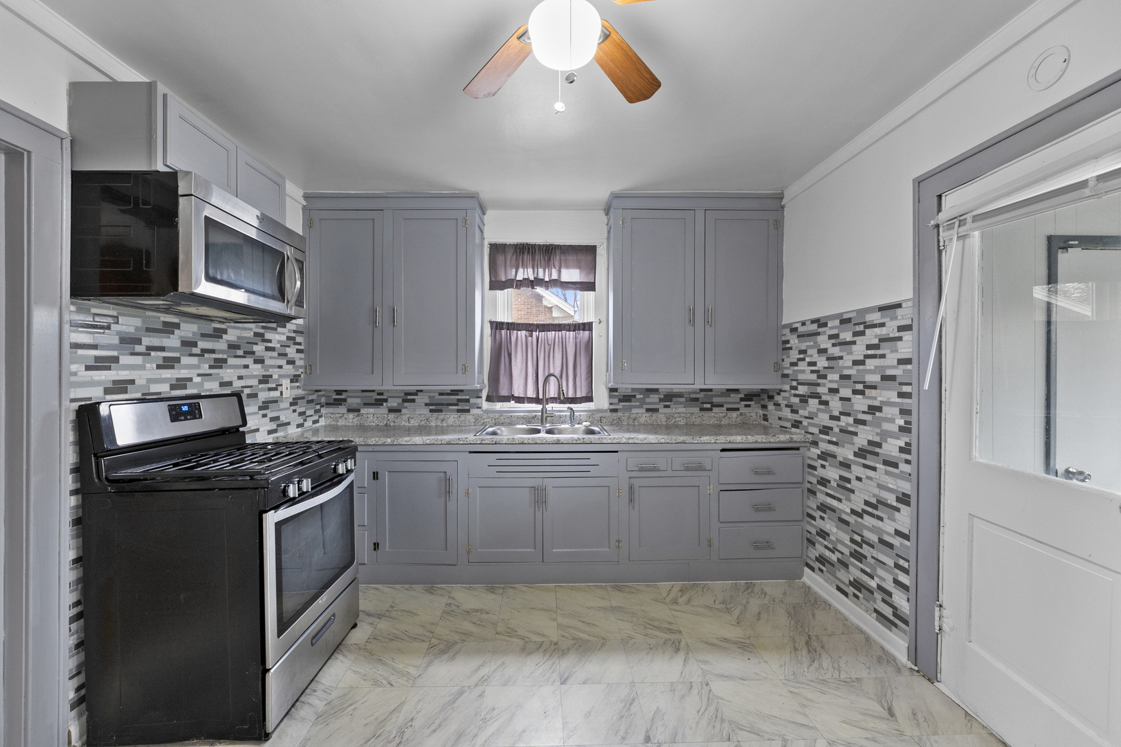Property Photo: 15210 State Street IL 60473