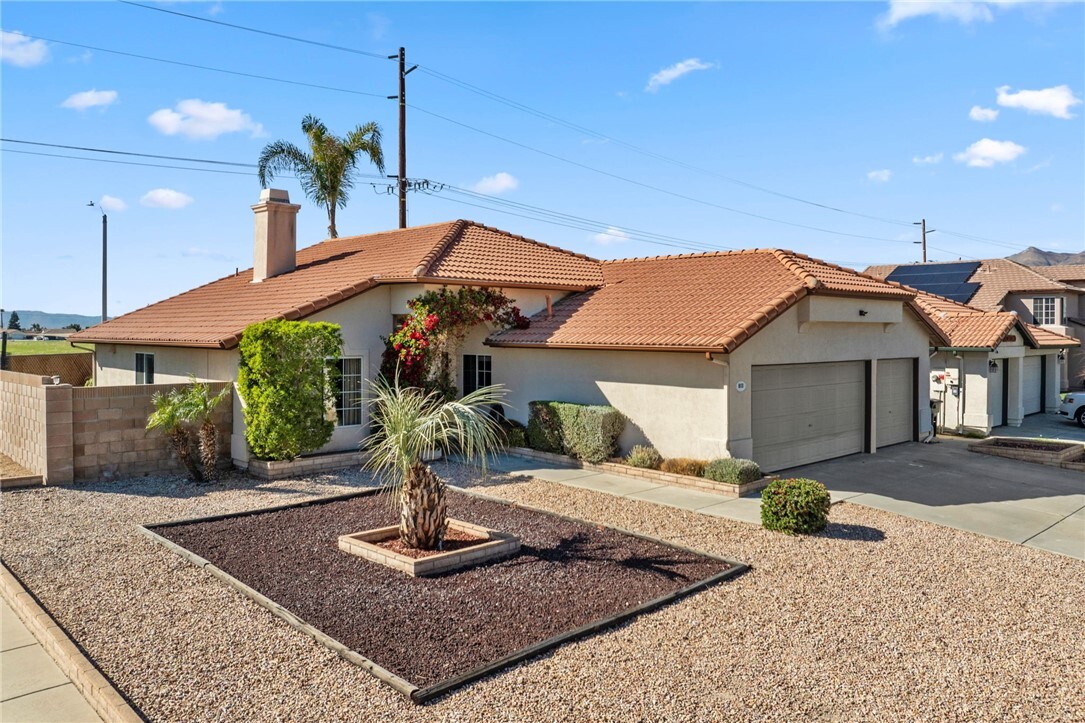 Property Photo: 813 Pike Drive CA 92544