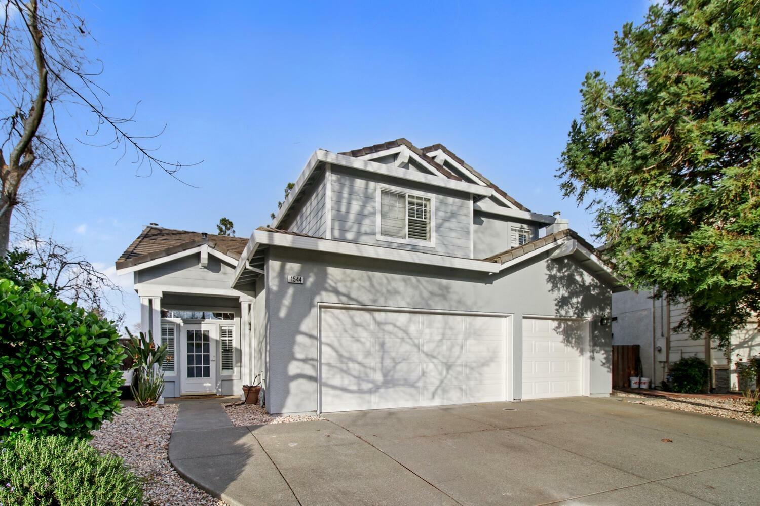 Property Photo: 1544 Pinnacles Street CA 95616