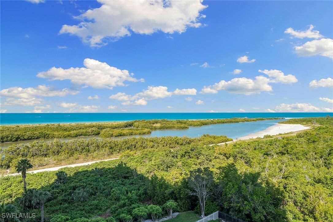 Property Photo: 440 Seaview Court 902 FL 34145